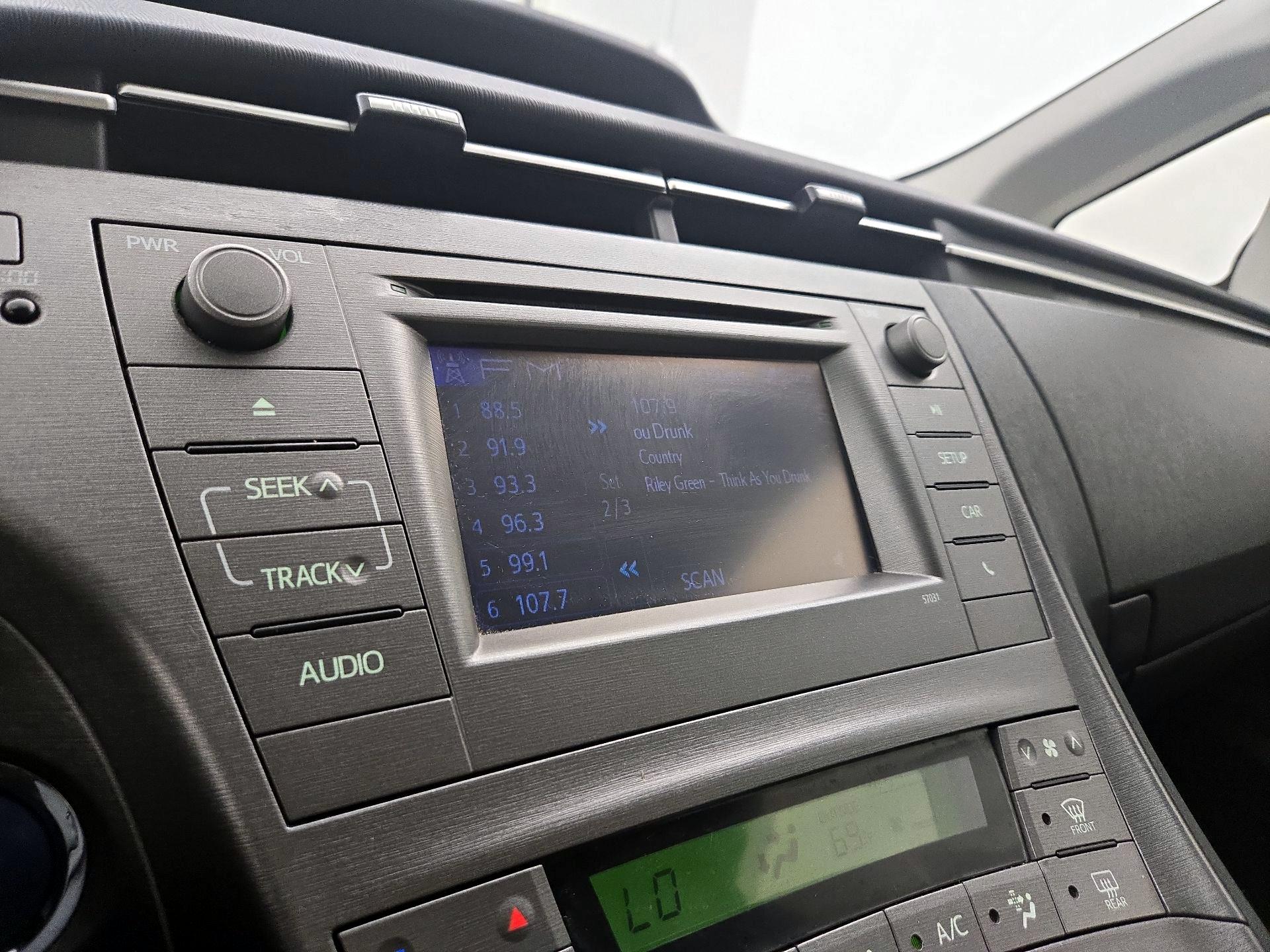 Thumbnail: 2014 Toyota Prius - 14