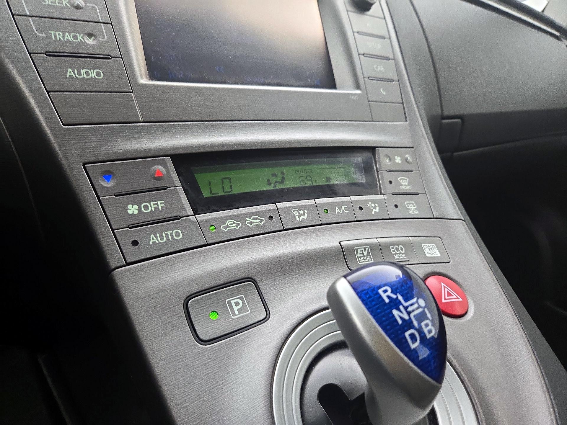 Thumbnail: 2014 Toyota Prius - 15