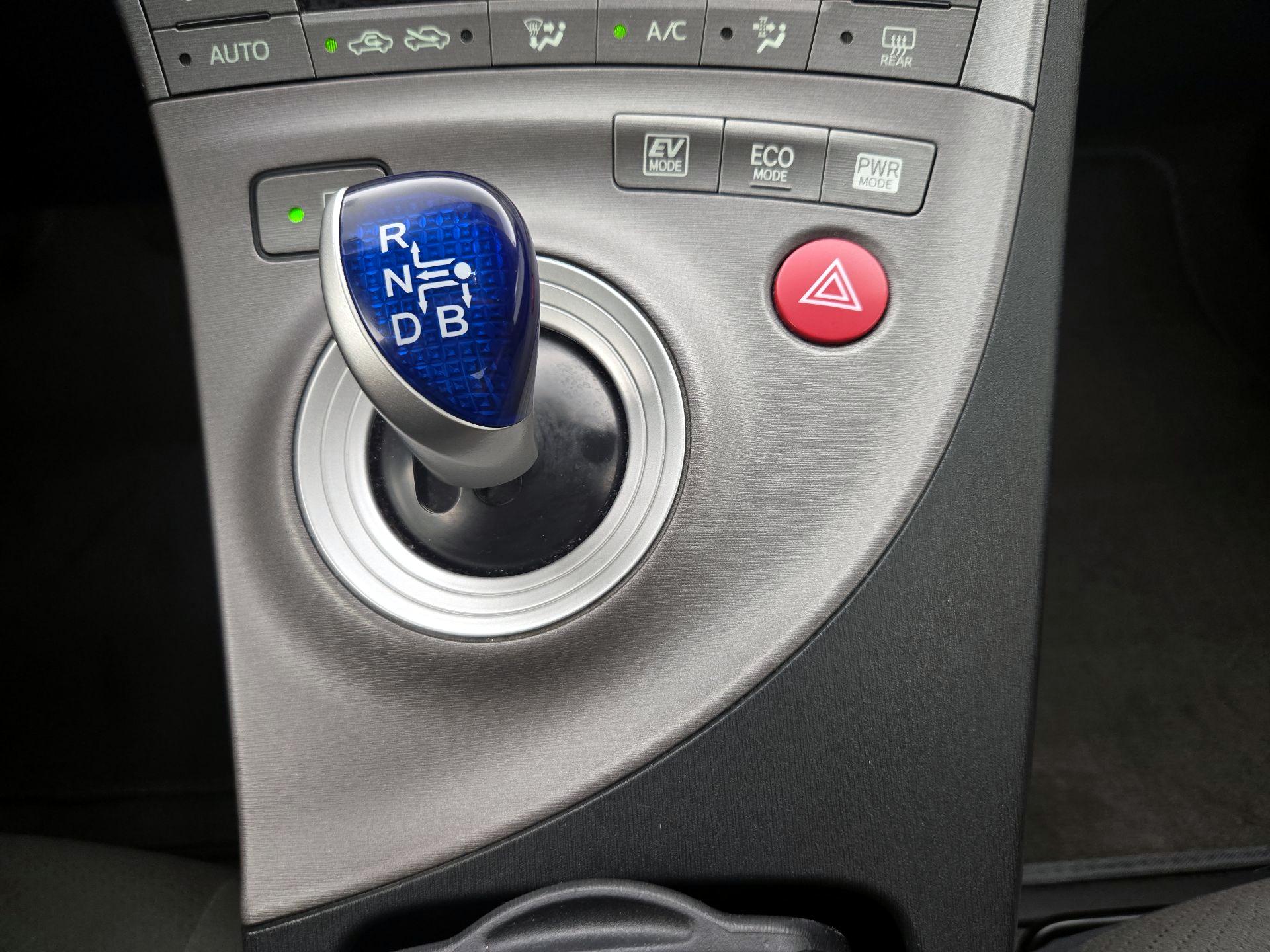 Thumbnail: 2014 Toyota Prius - 16