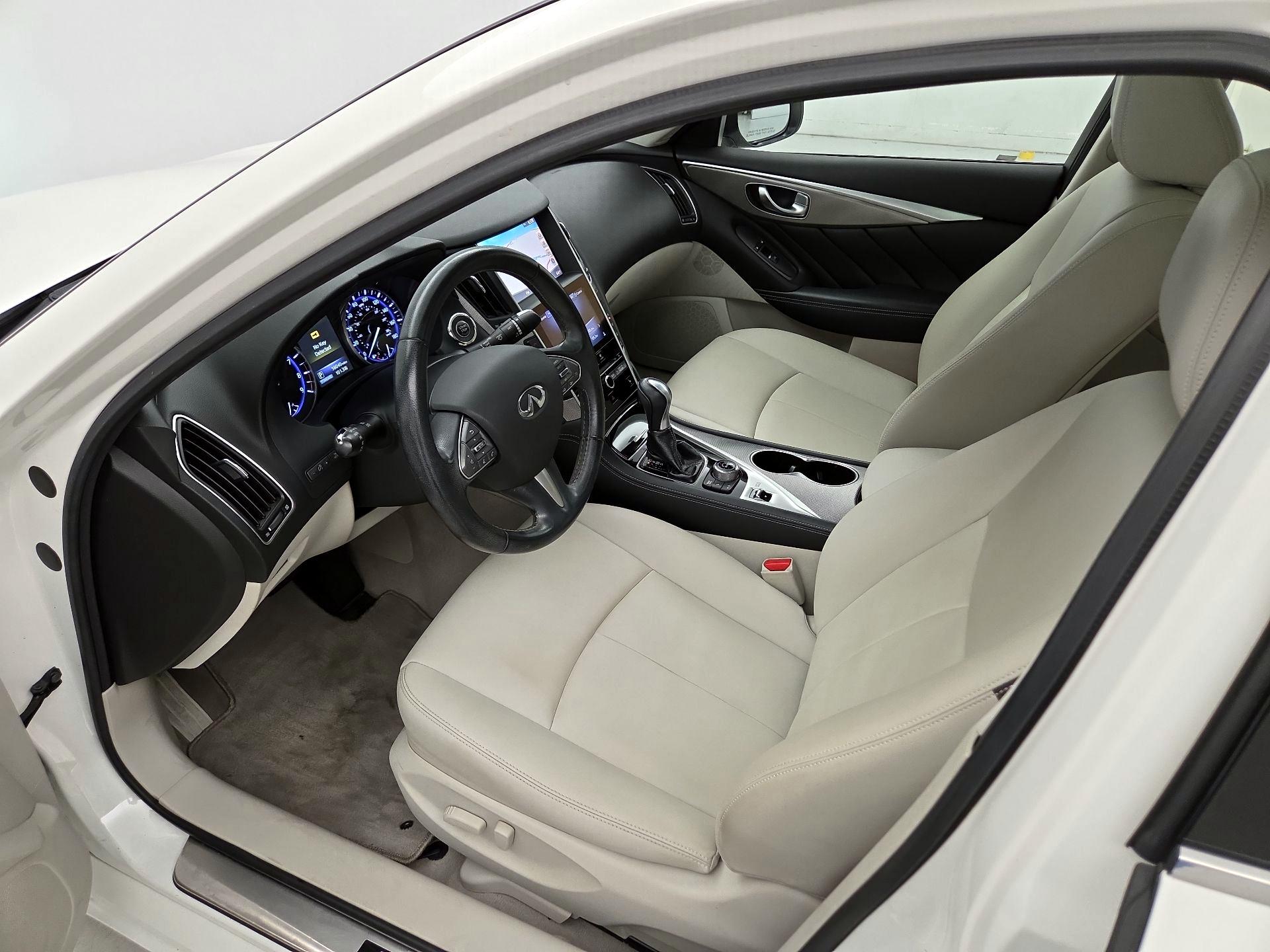 Thumbnail: 2015 INFINITI Q50 - 11
