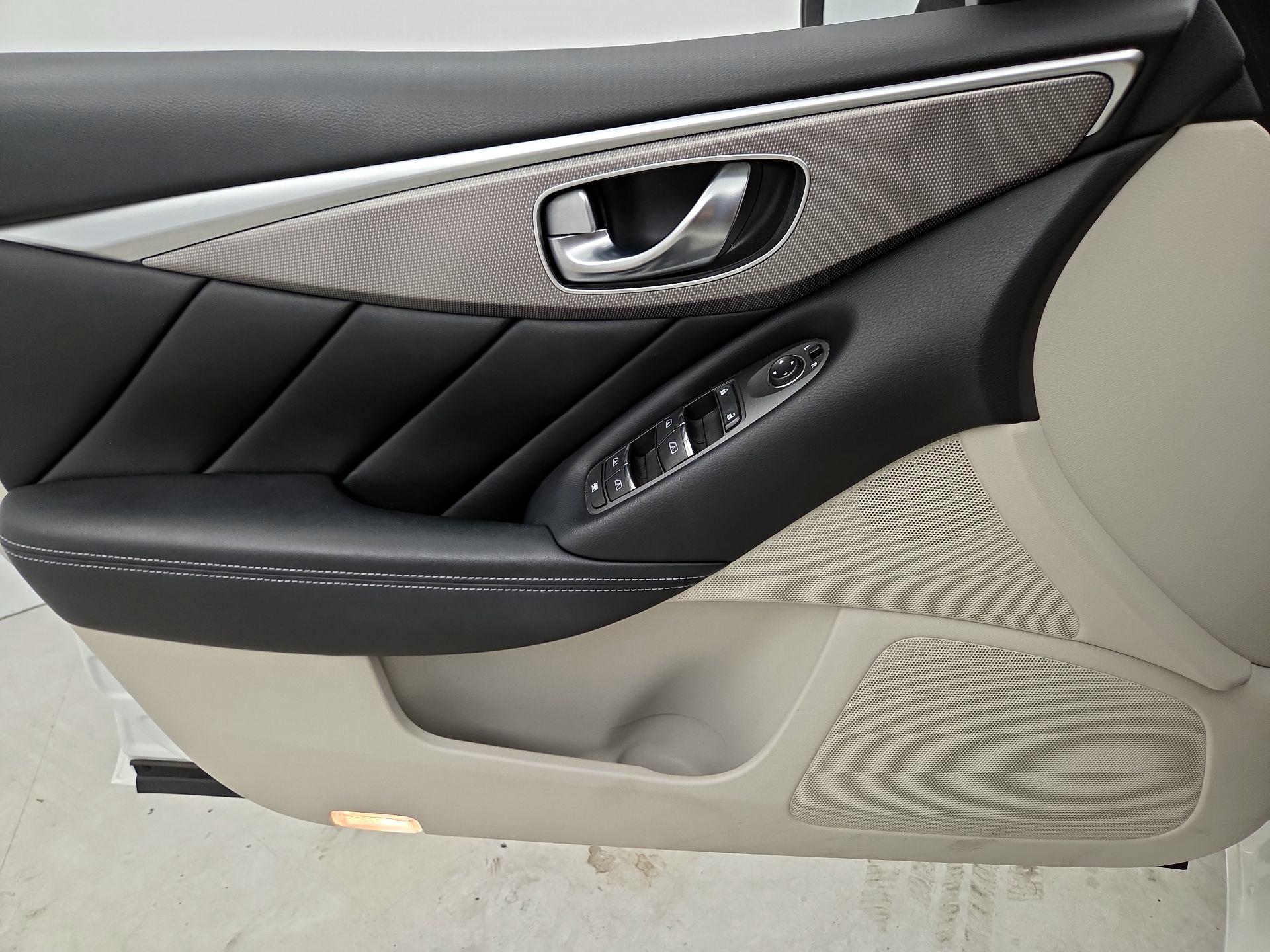 Thumbnail: 2015 INFINITI Q50 - 12