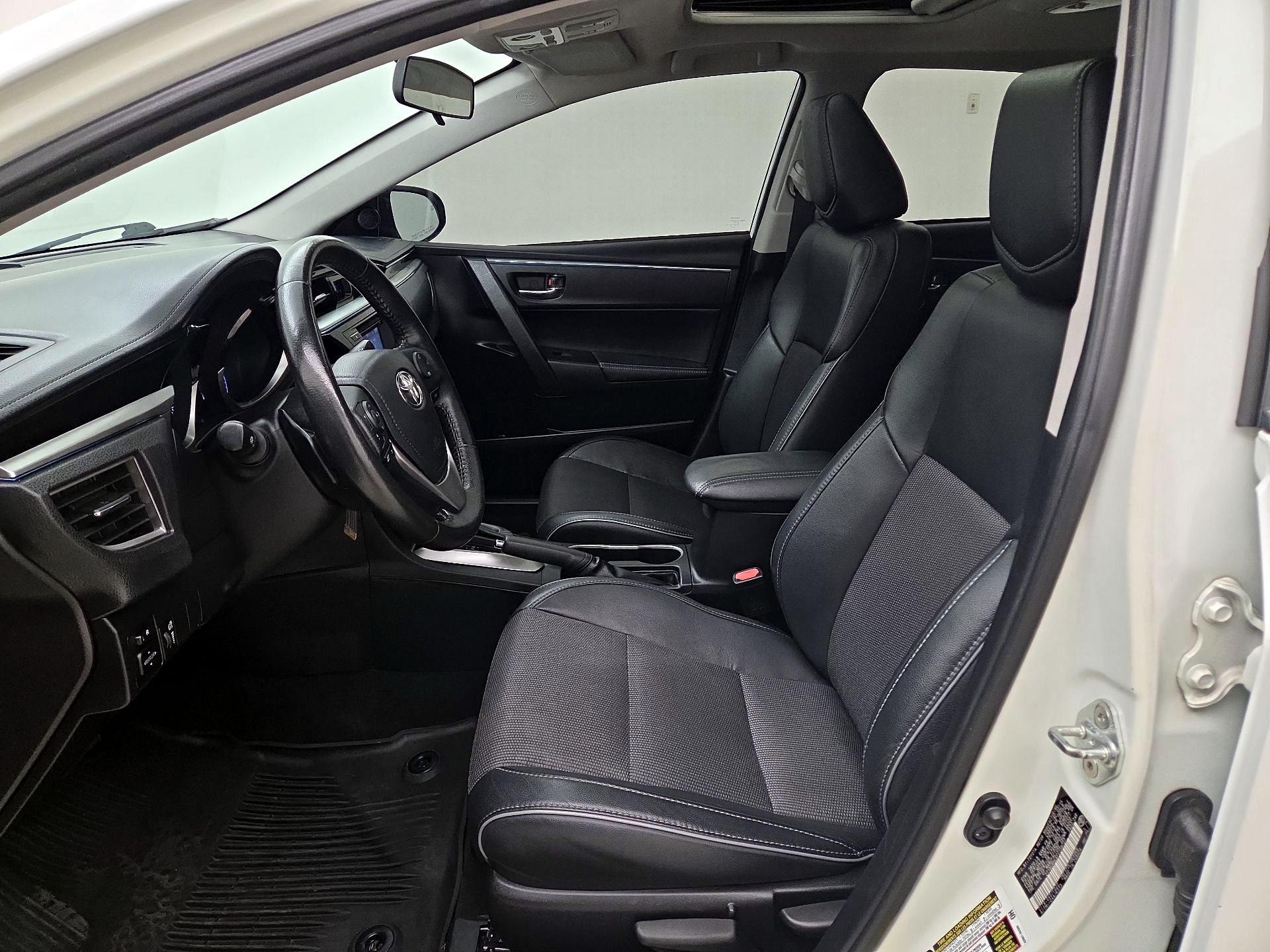 Thumbnail: 2015 Toyota Corolla - 11