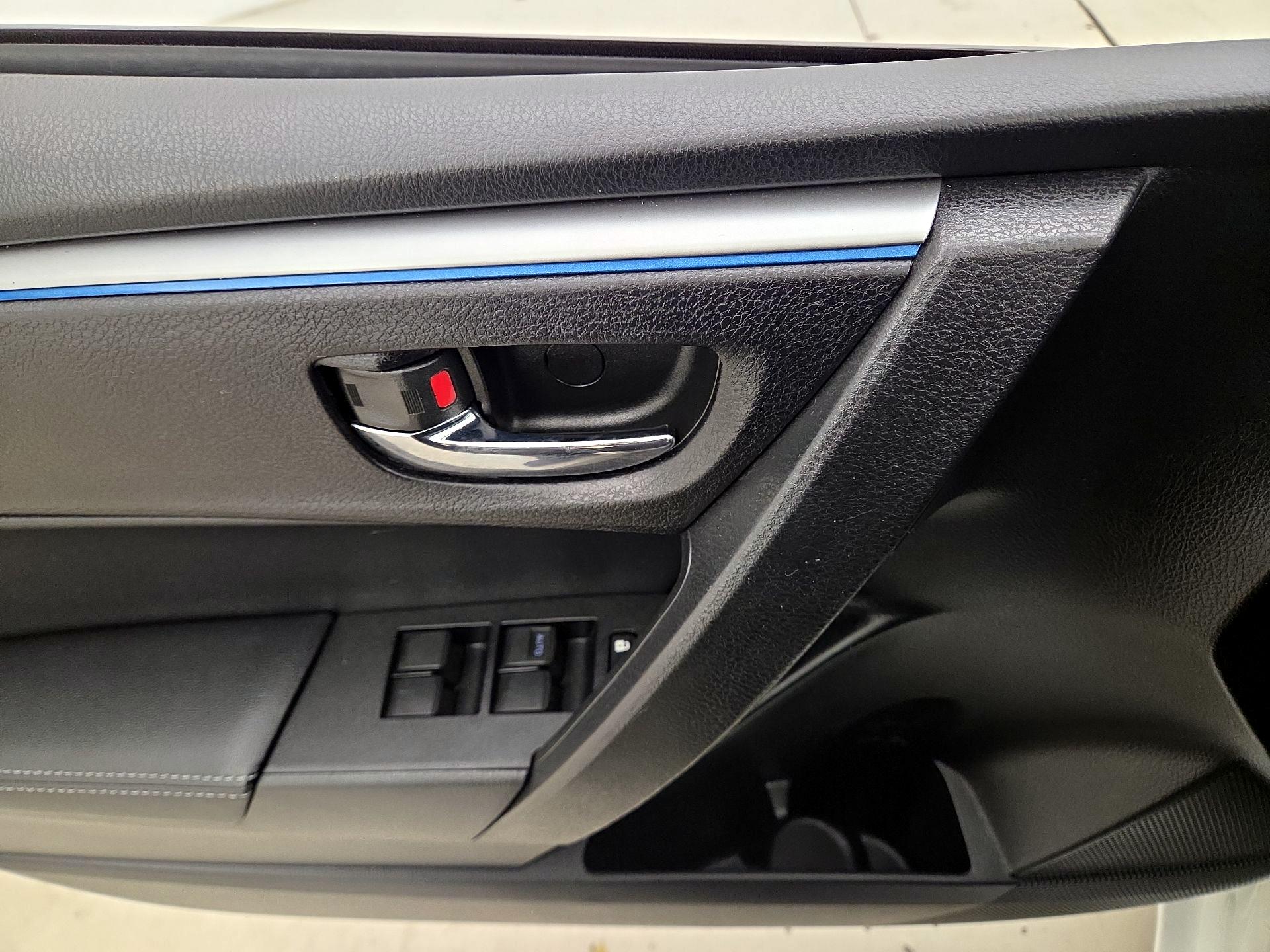Thumbnail: 2015 Toyota Corolla - 12
