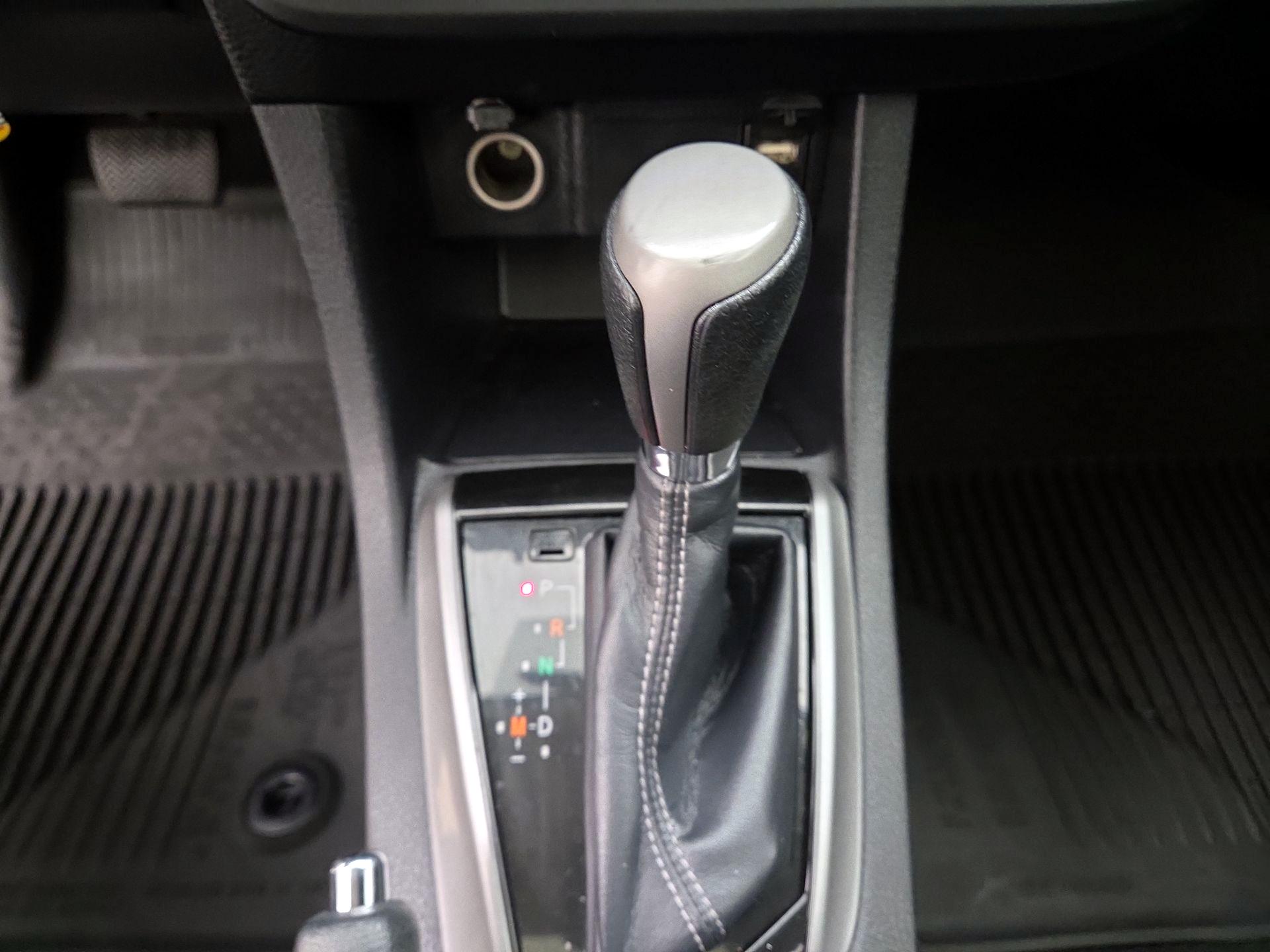 Thumbnail: 2015 Toyota Corolla - 17