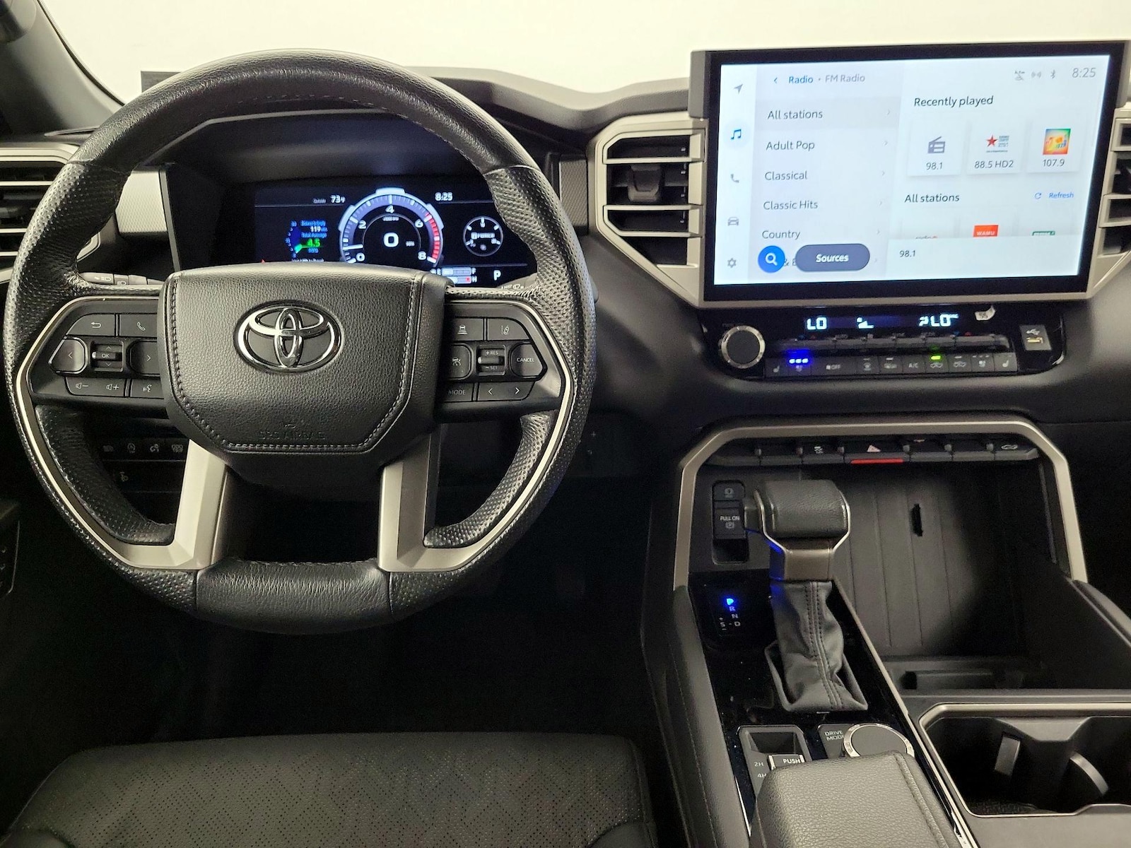 2025 Toyota Tundra Limited - Photo 10