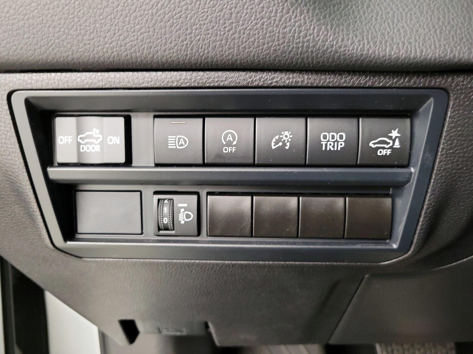 2025 Toyota Tundra Limited - Photo 14