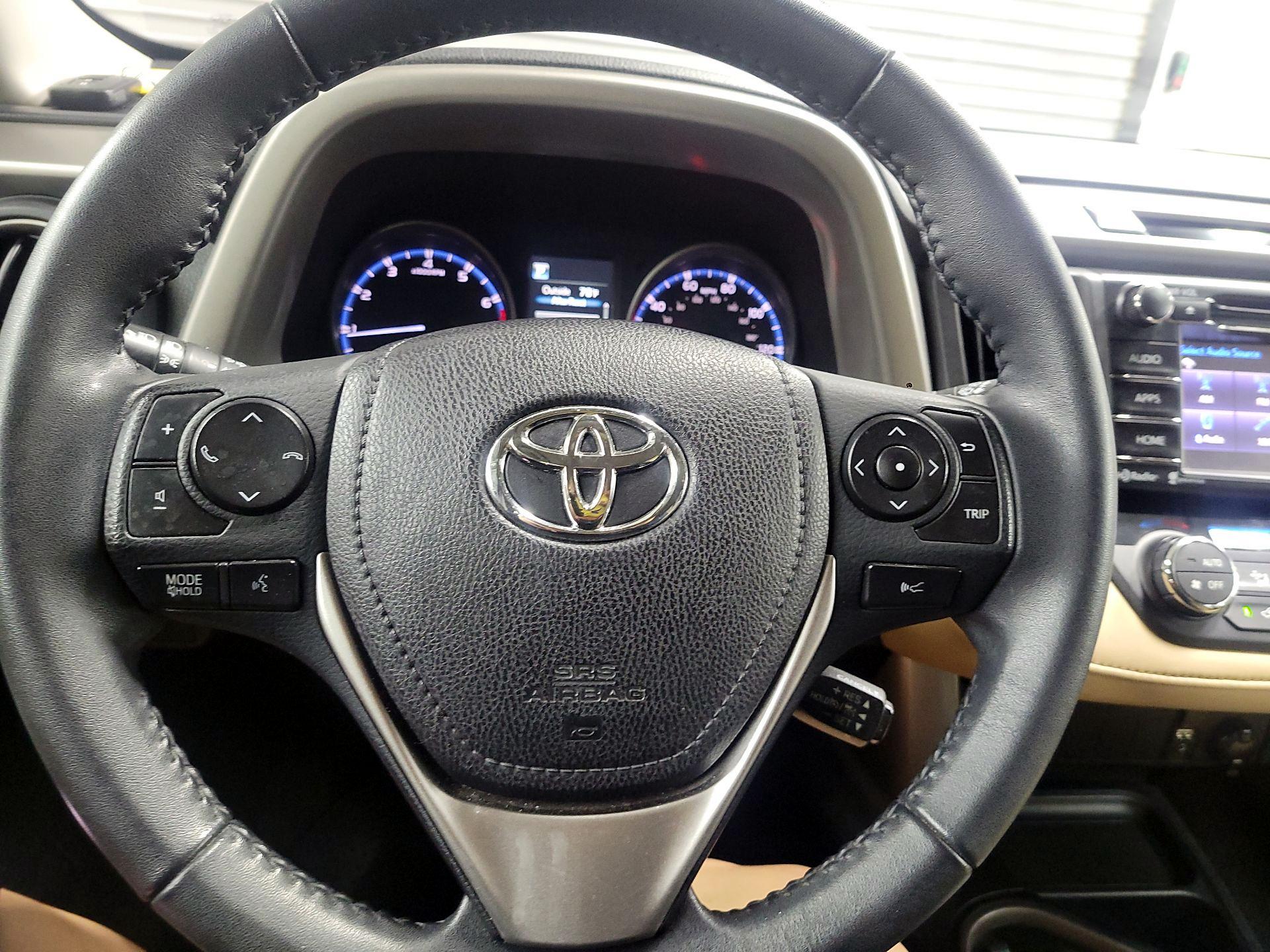Thumbnail: 2017 Toyota RAV4 - 10