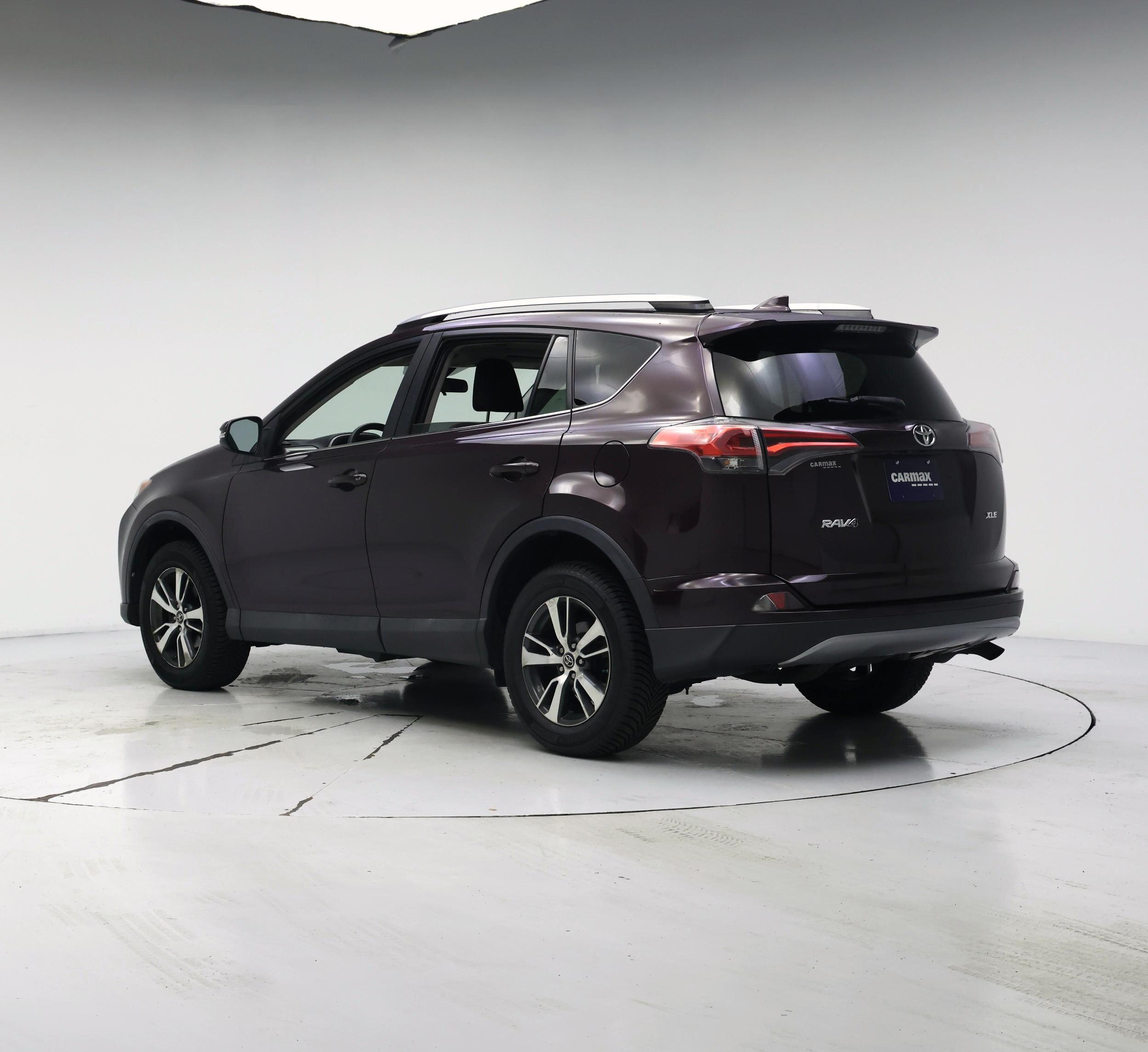 Thumbnail: 2017 Toyota RAV4 - 2