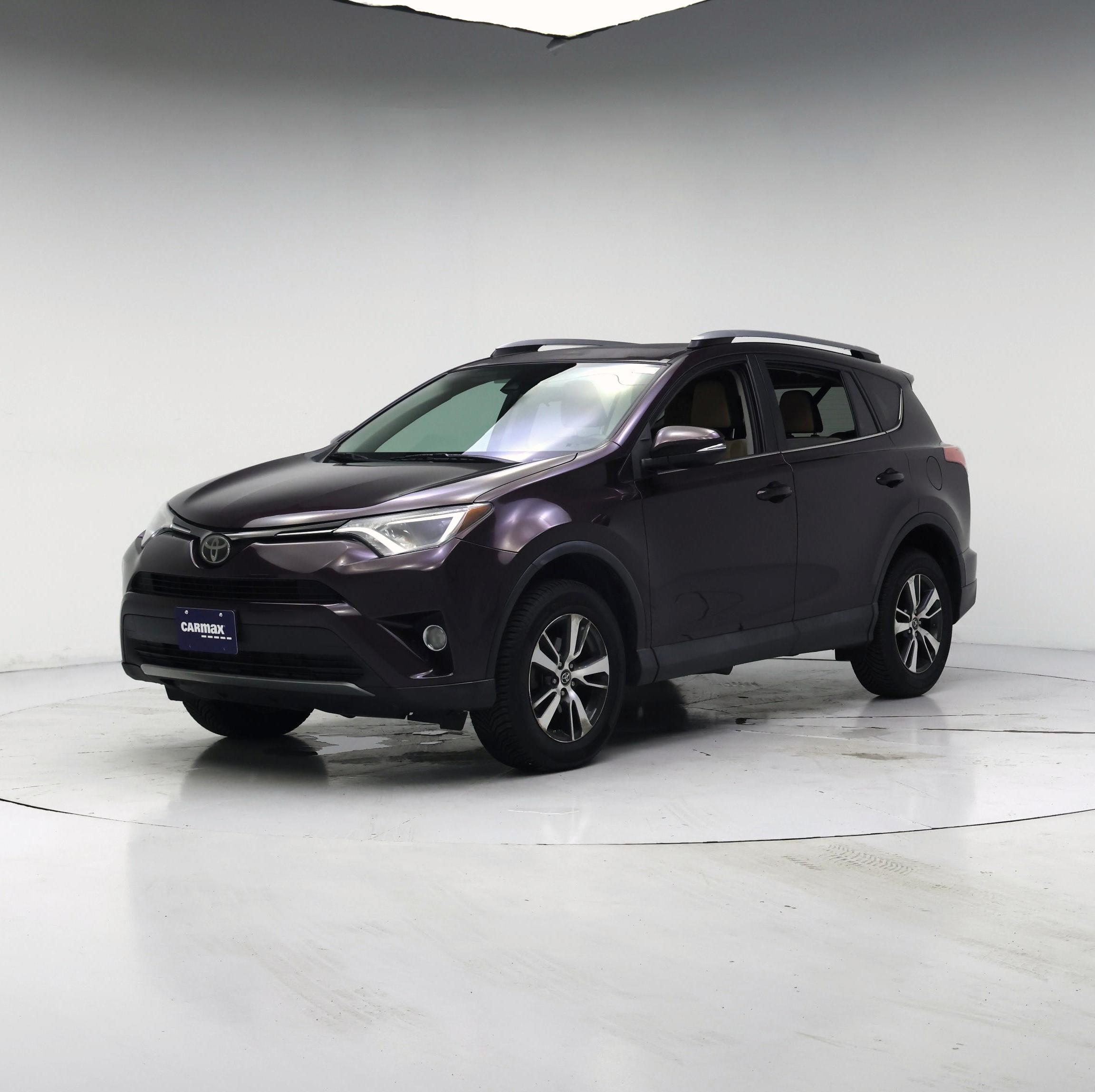 Thumbnail: 2017 Toyota RAV4 - 4