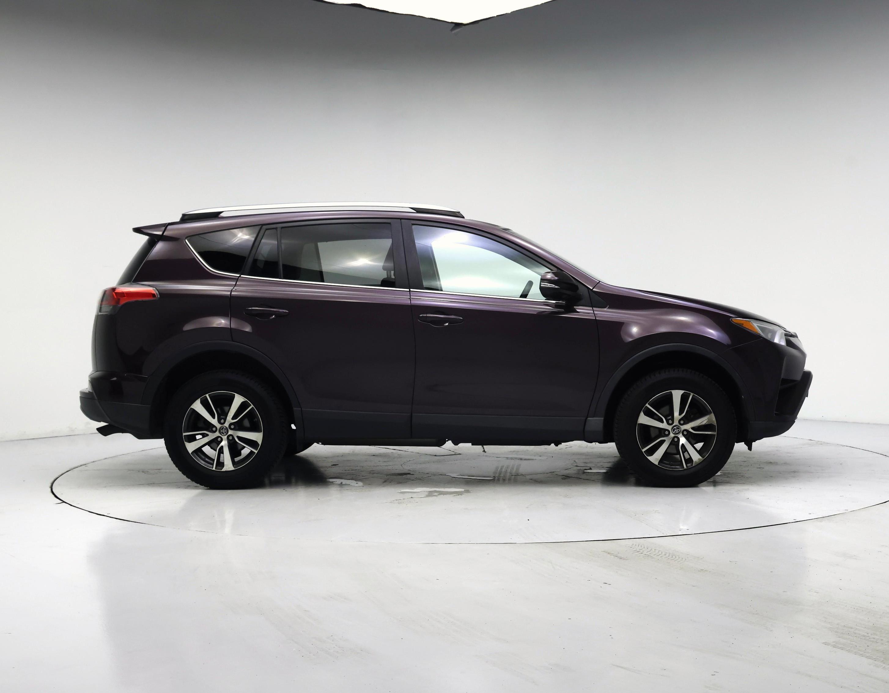 Thumbnail: 2017 Toyota RAV4 - 7