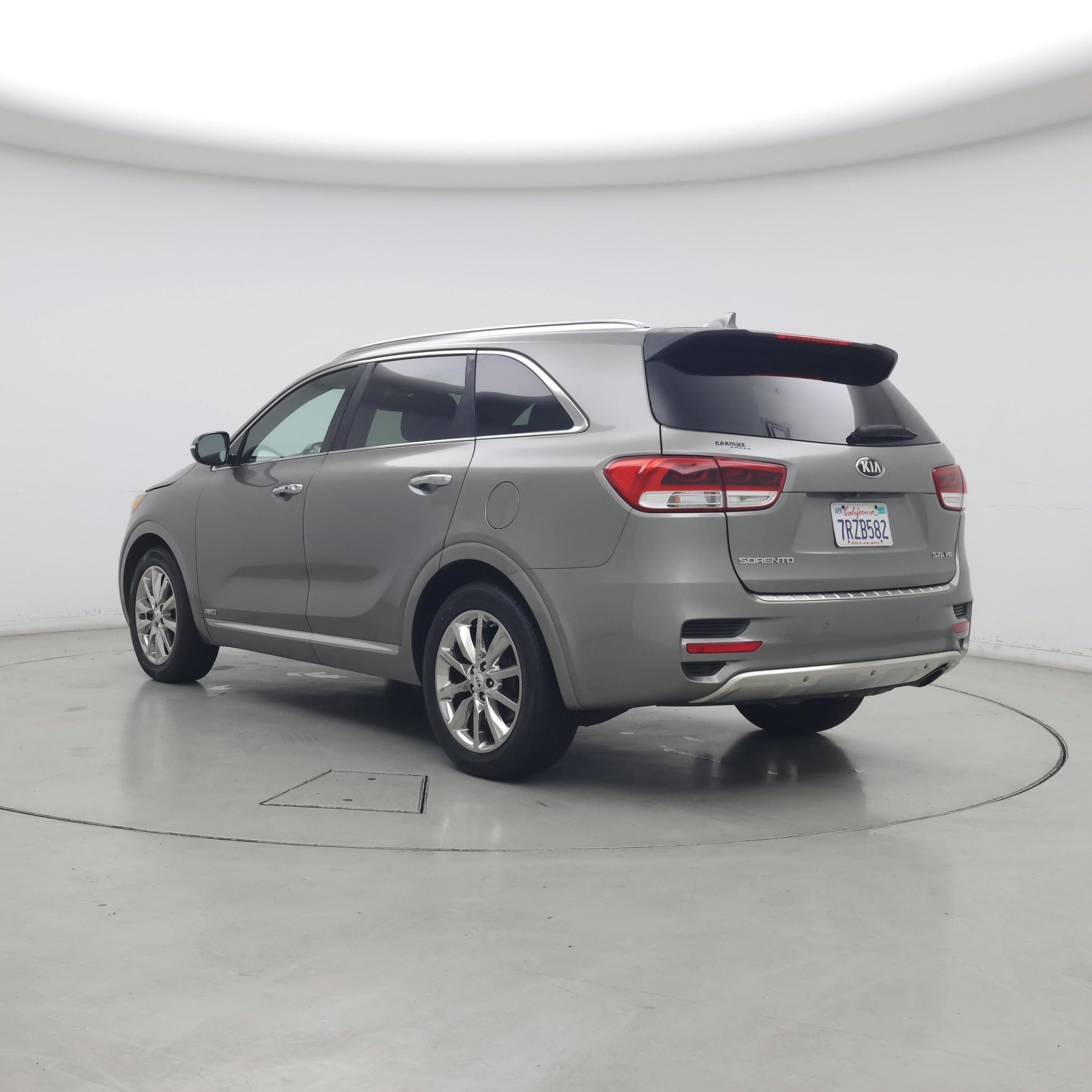 Thumbnail: 2016 Kia Sorento - 2