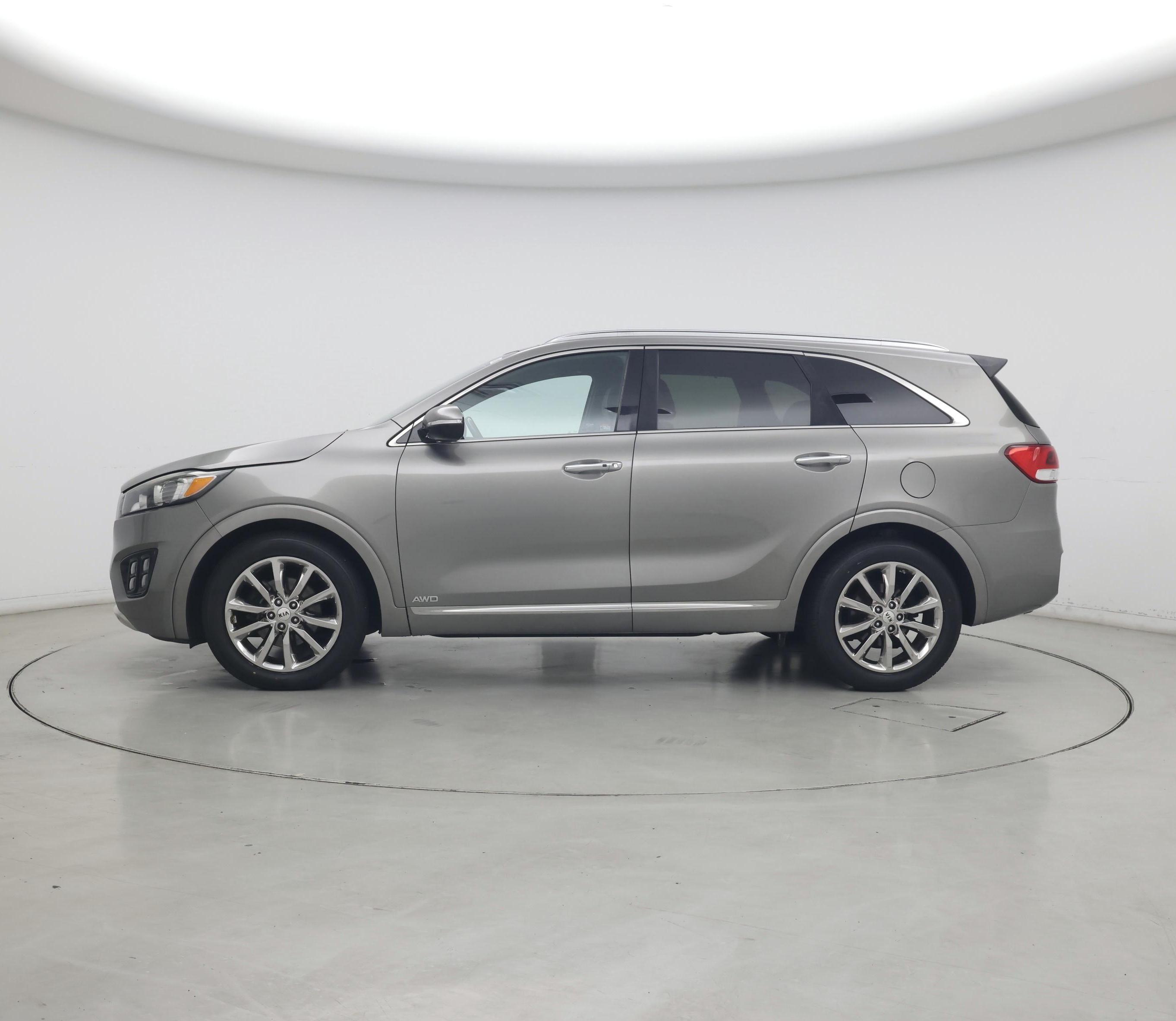 Thumbnail: 2016 Kia Sorento - 3