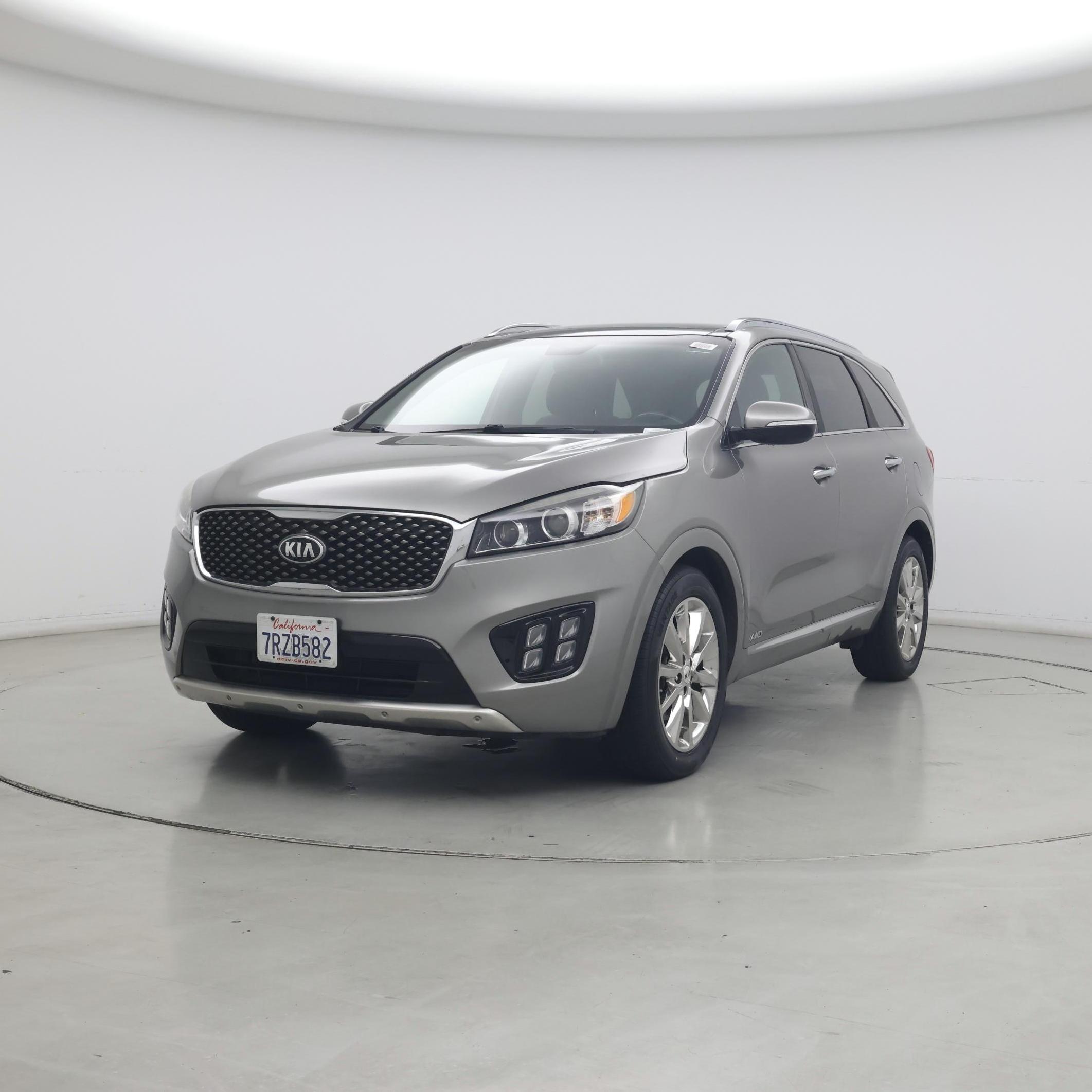 Thumbnail: 2016 Kia Sorento - 4