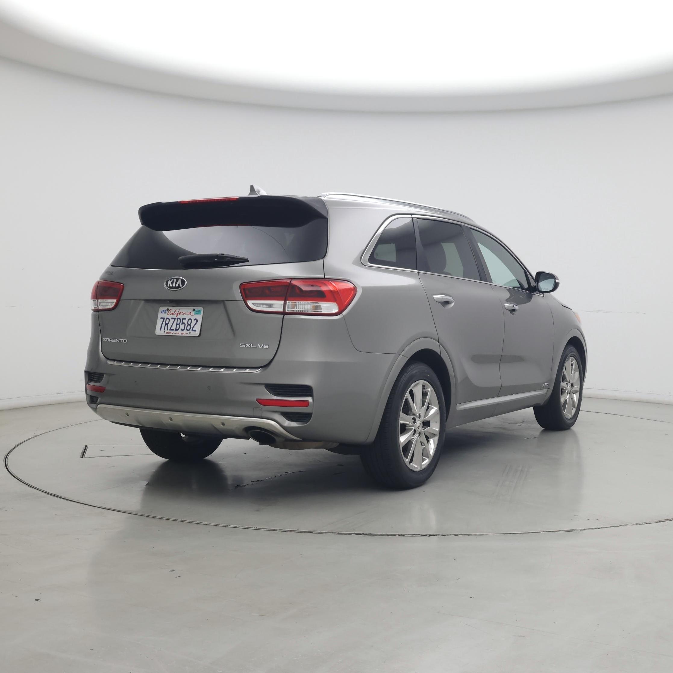 Thumbnail: 2016 Kia Sorento - 8
