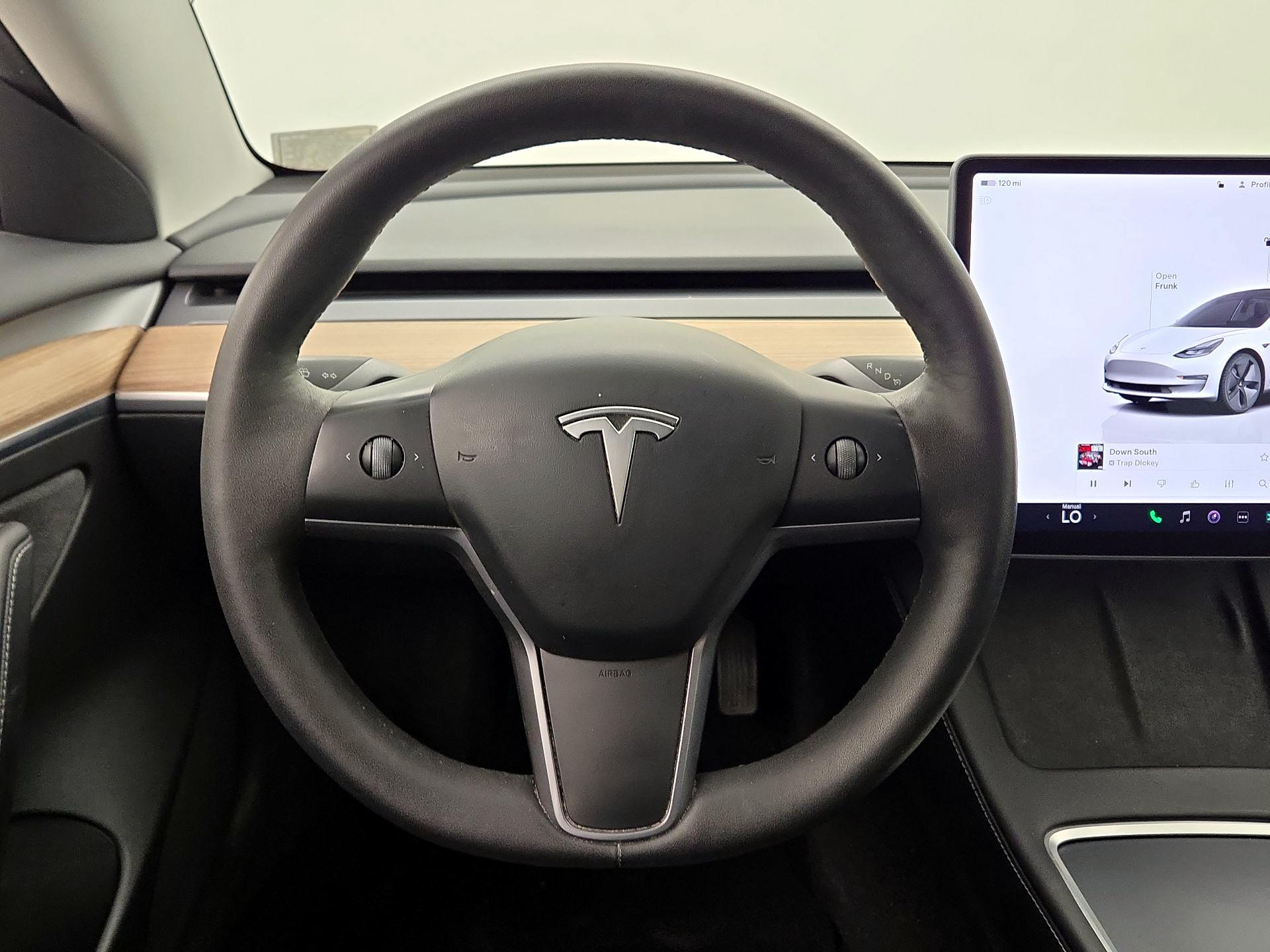 Thumbnail: 2023 Tesla Model 3 - 10