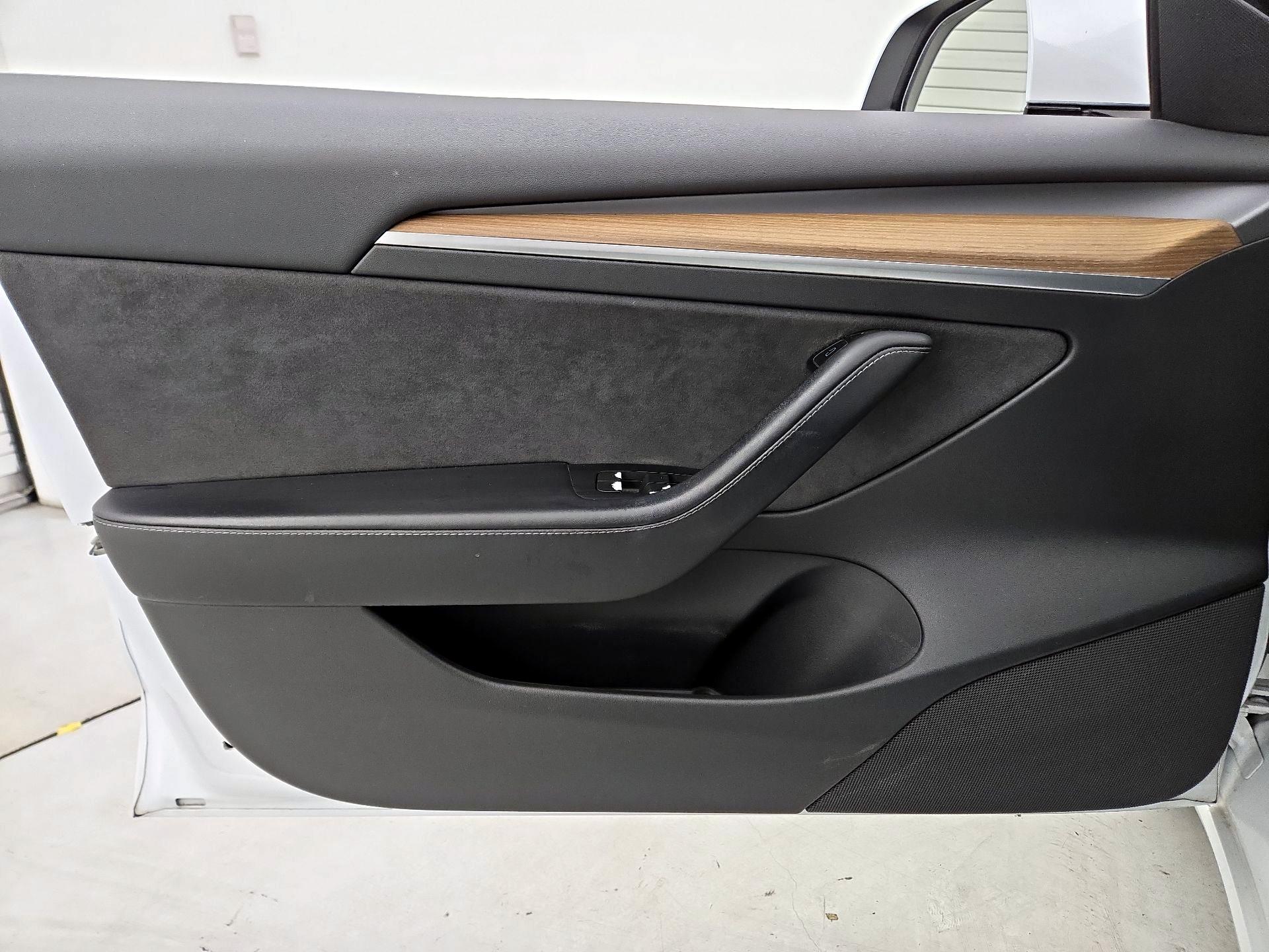 Thumbnail: 2023 Tesla Model 3 - 12