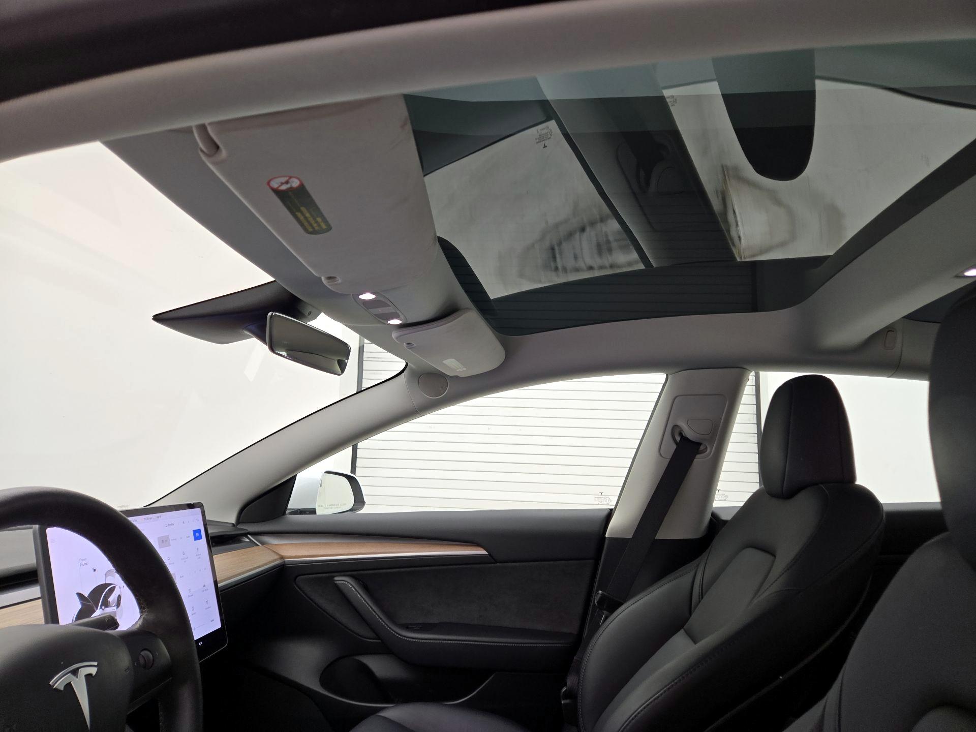 Thumbnail: 2023 Tesla Model 3 - 18