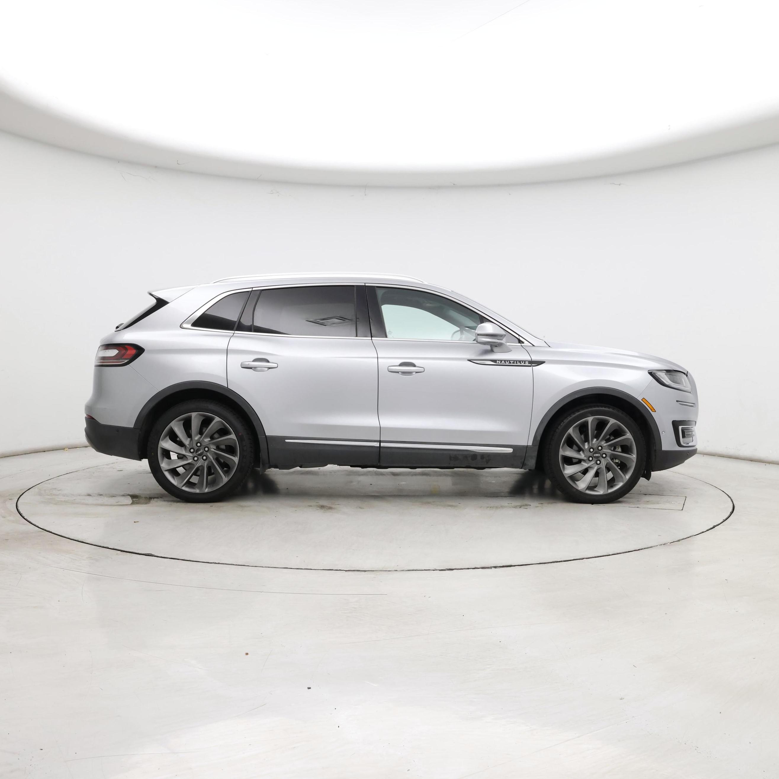 Thumbnail: 2020 Lincoln Nautilus - 7
