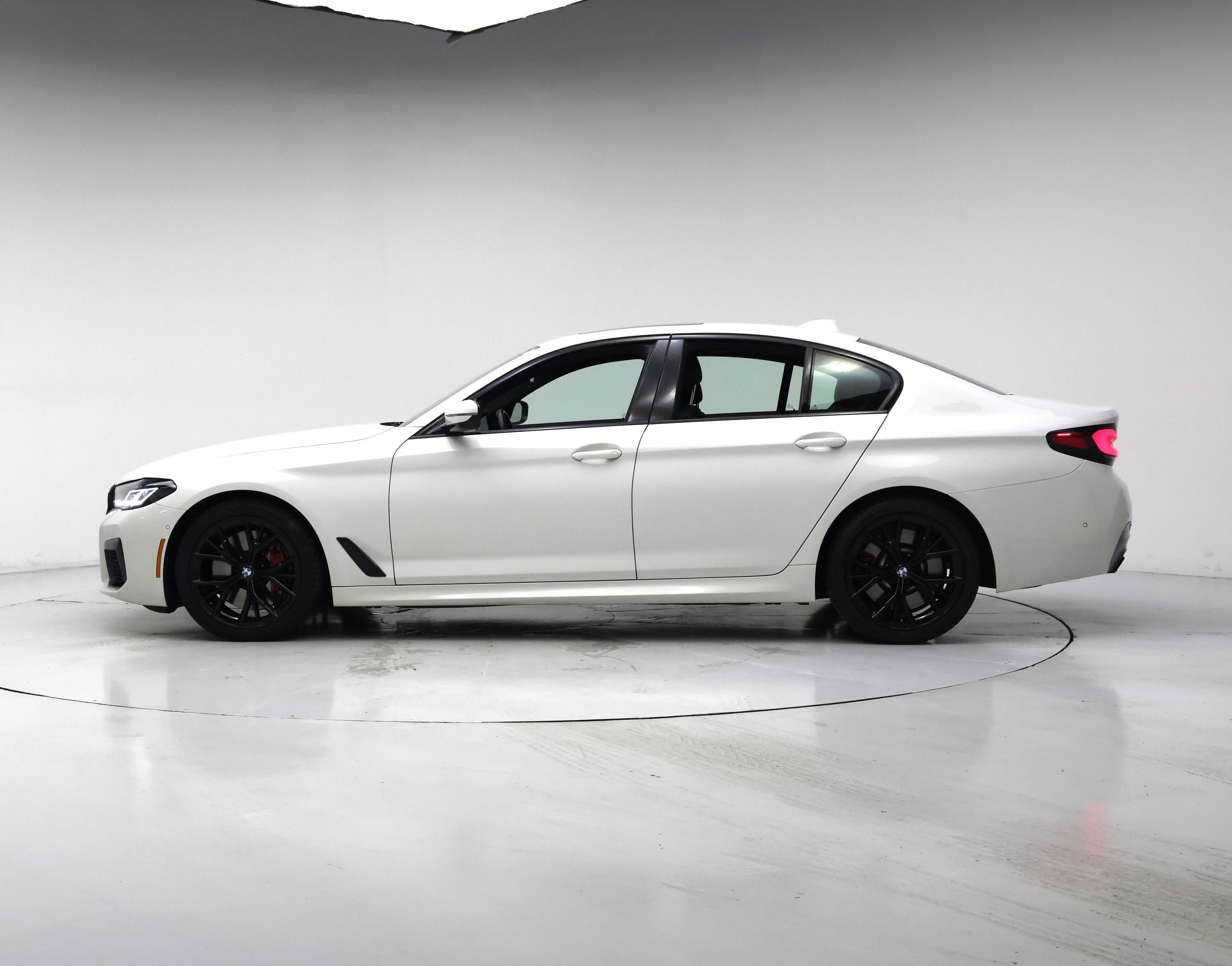 Thumbnail: 2022 BMW 5 Series - 3