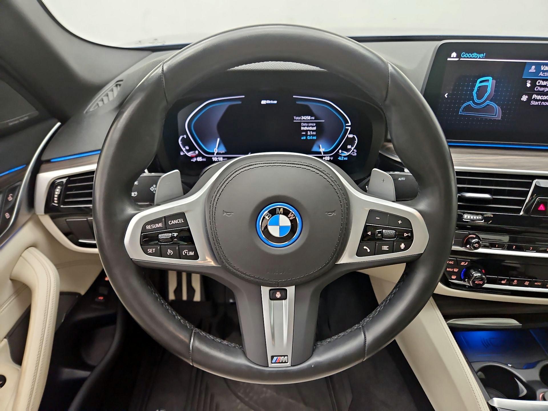 Thumbnail: 2022 BMW 5 Series - 10