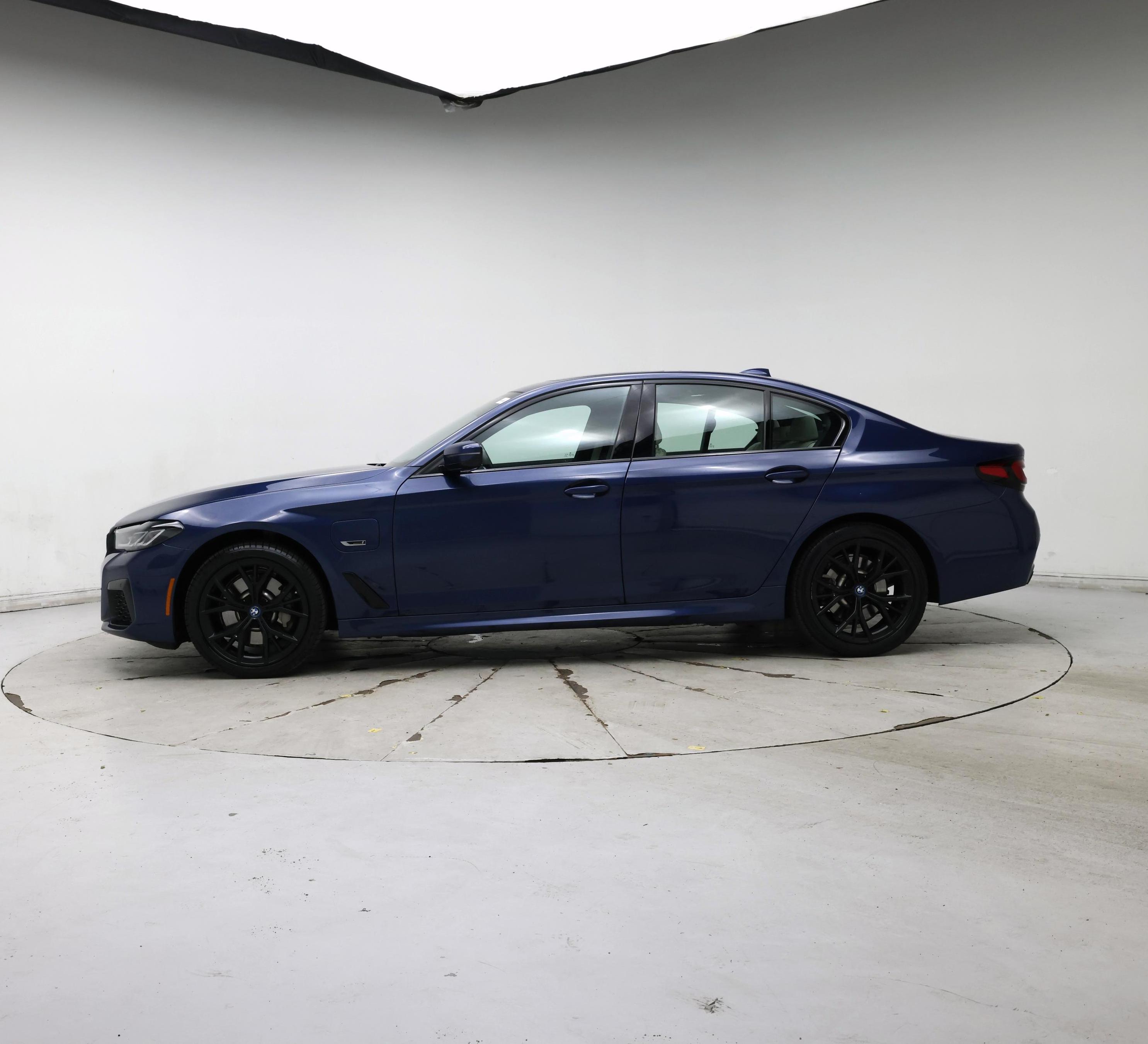 Thumbnail: 2022 BMW 5 Series - 3