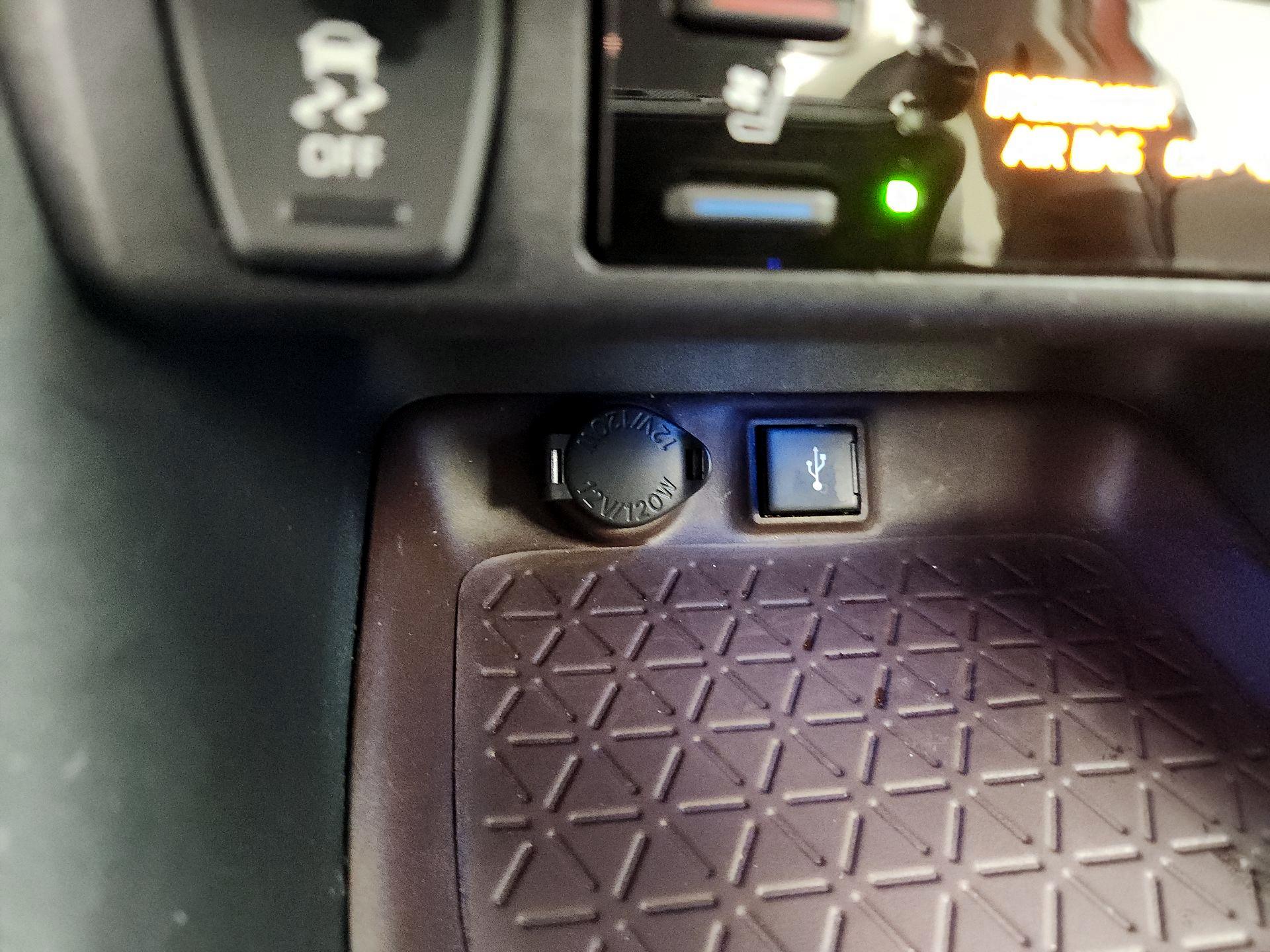 Thumbnail: 2021 Toyota RAV4 - 19