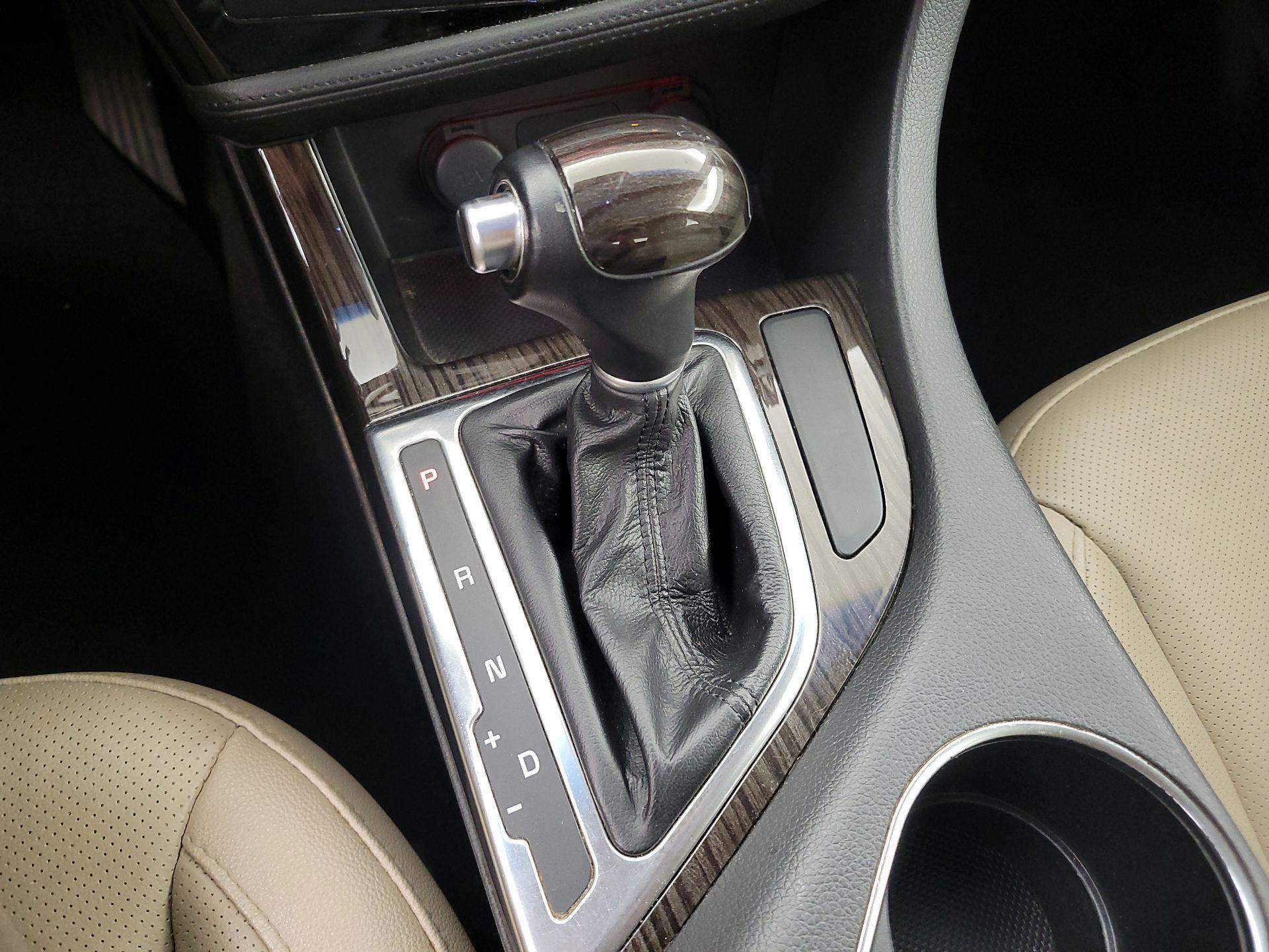Thumbnail: 2015 Kia Optima - 16