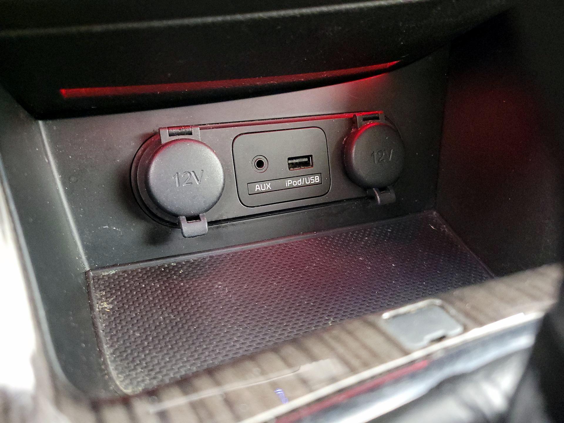 Thumbnail: 2015 Kia Optima - 17