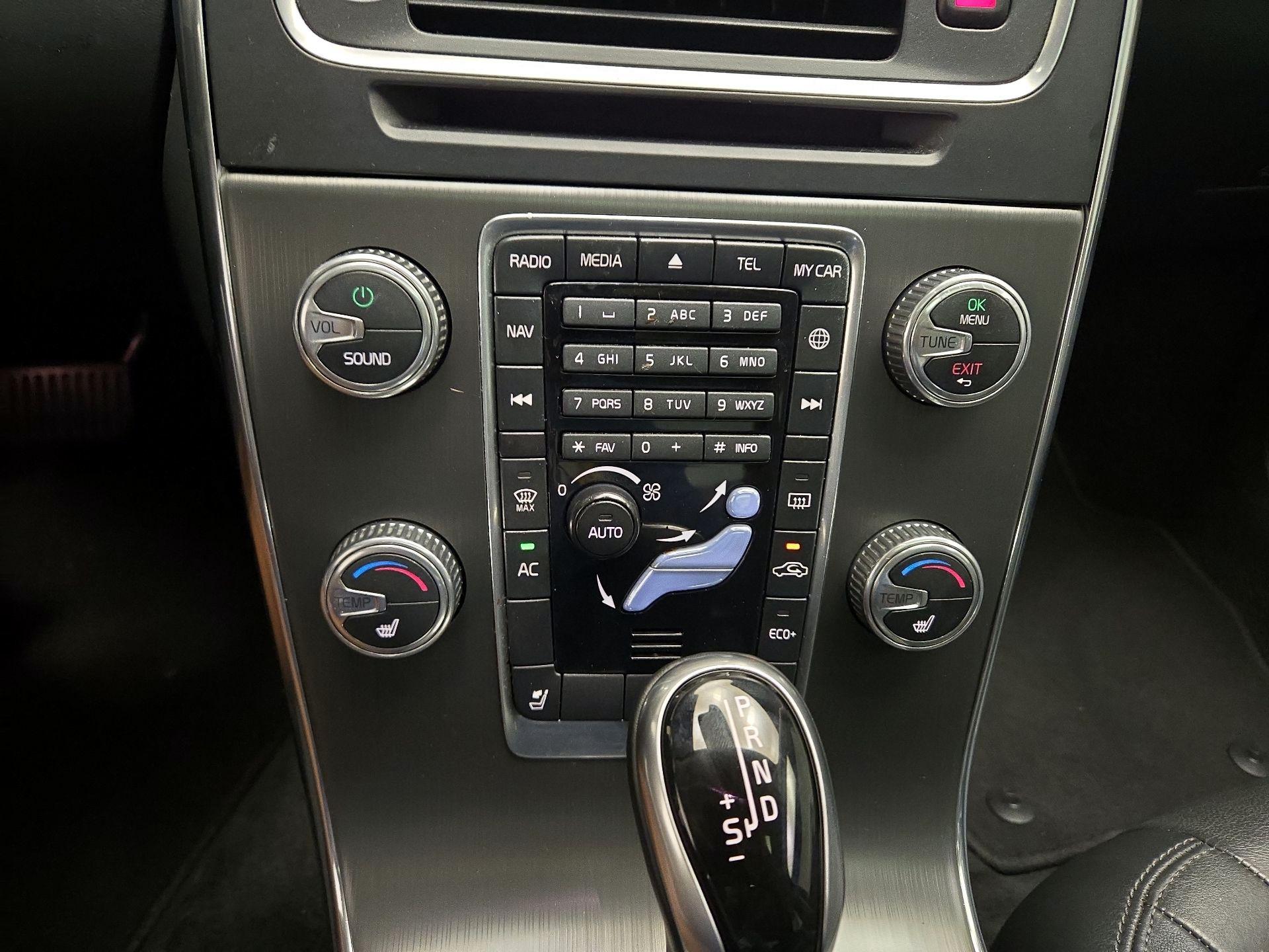 Thumbnail: 2015 Volvo S60 - 15