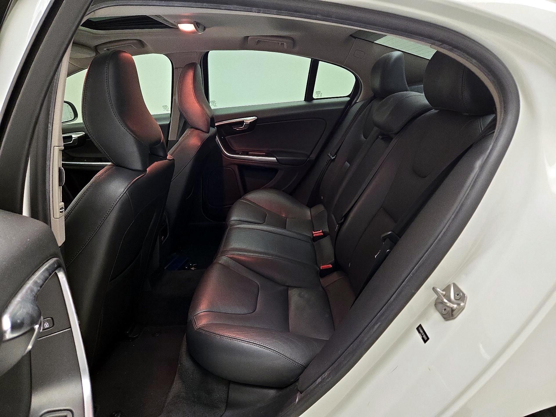 Thumbnail: 2015 Volvo S60 - 19