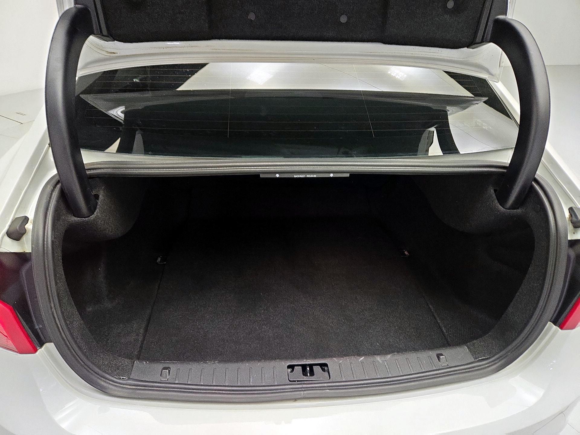 Thumbnail: 2015 Volvo S60 - 20