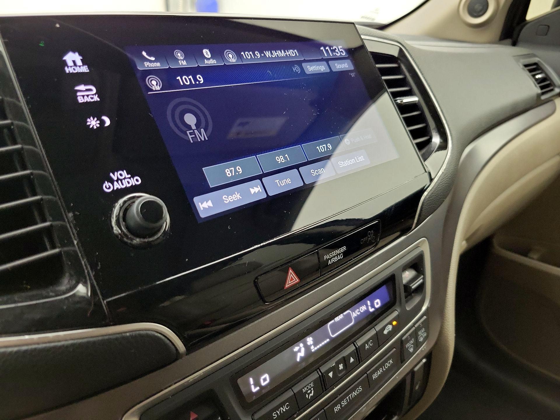 Thumbnail: 2020 Honda Pilot - 15