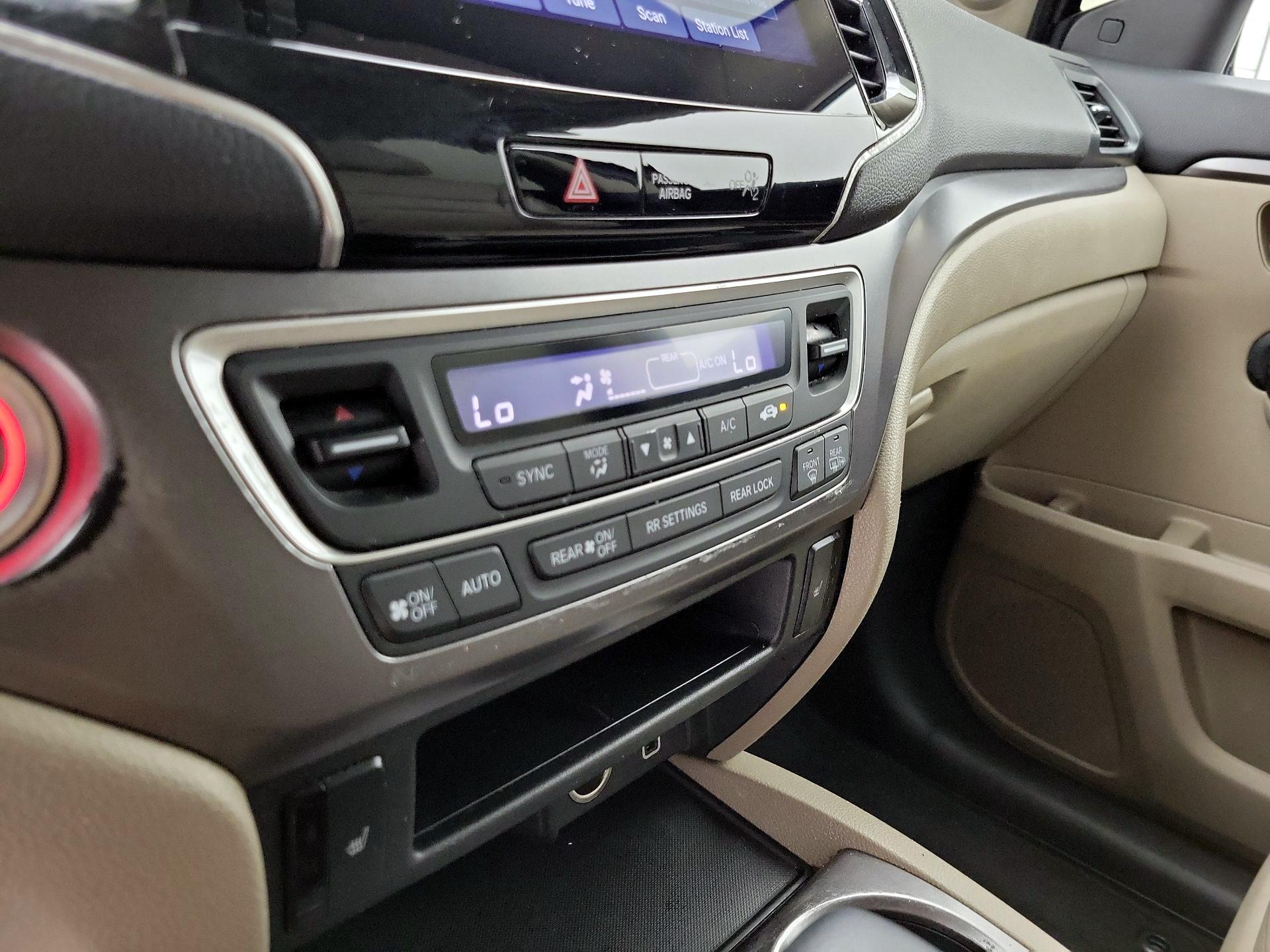 Thumbnail: 2020 Honda Pilot - 16