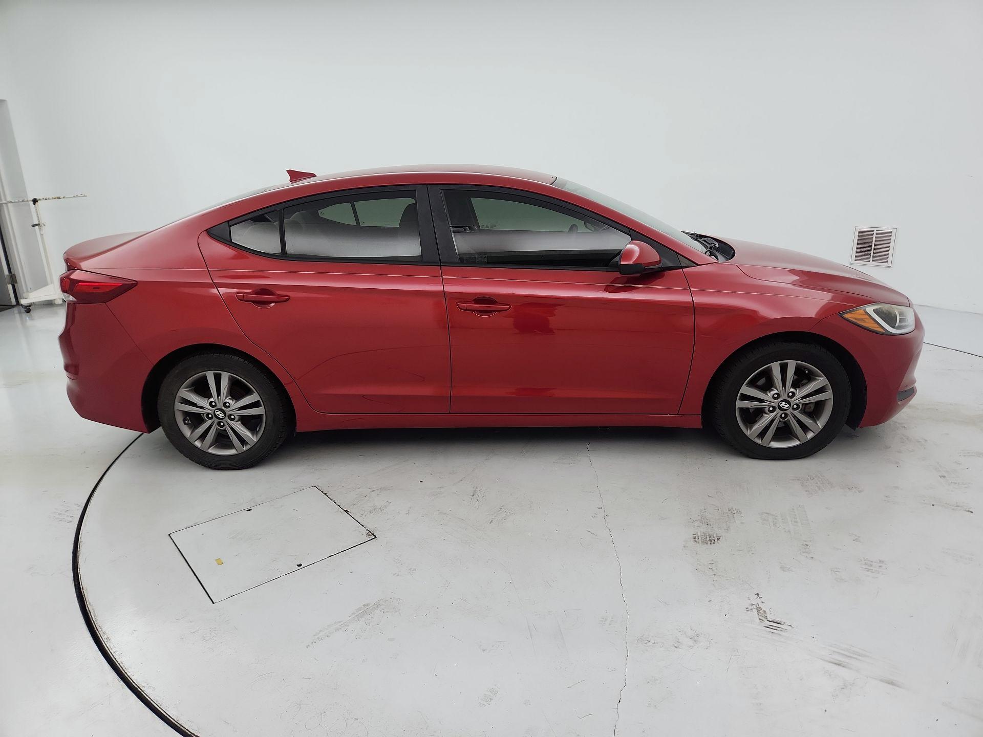 Thumbnail: 2017 Hyundai Elantra - 4