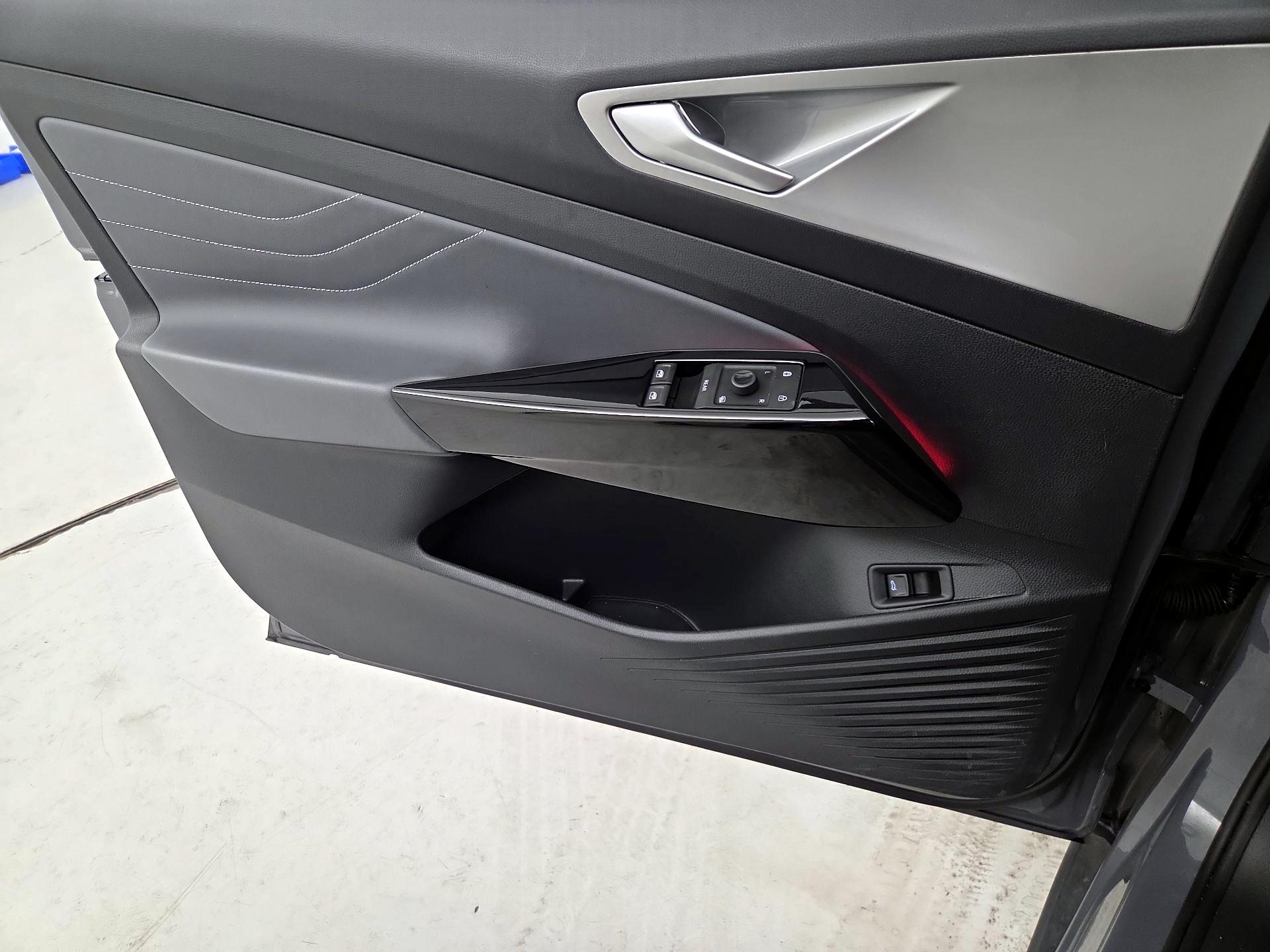 Thumbnail: 2023 Volkswagen ID.4 - 12
