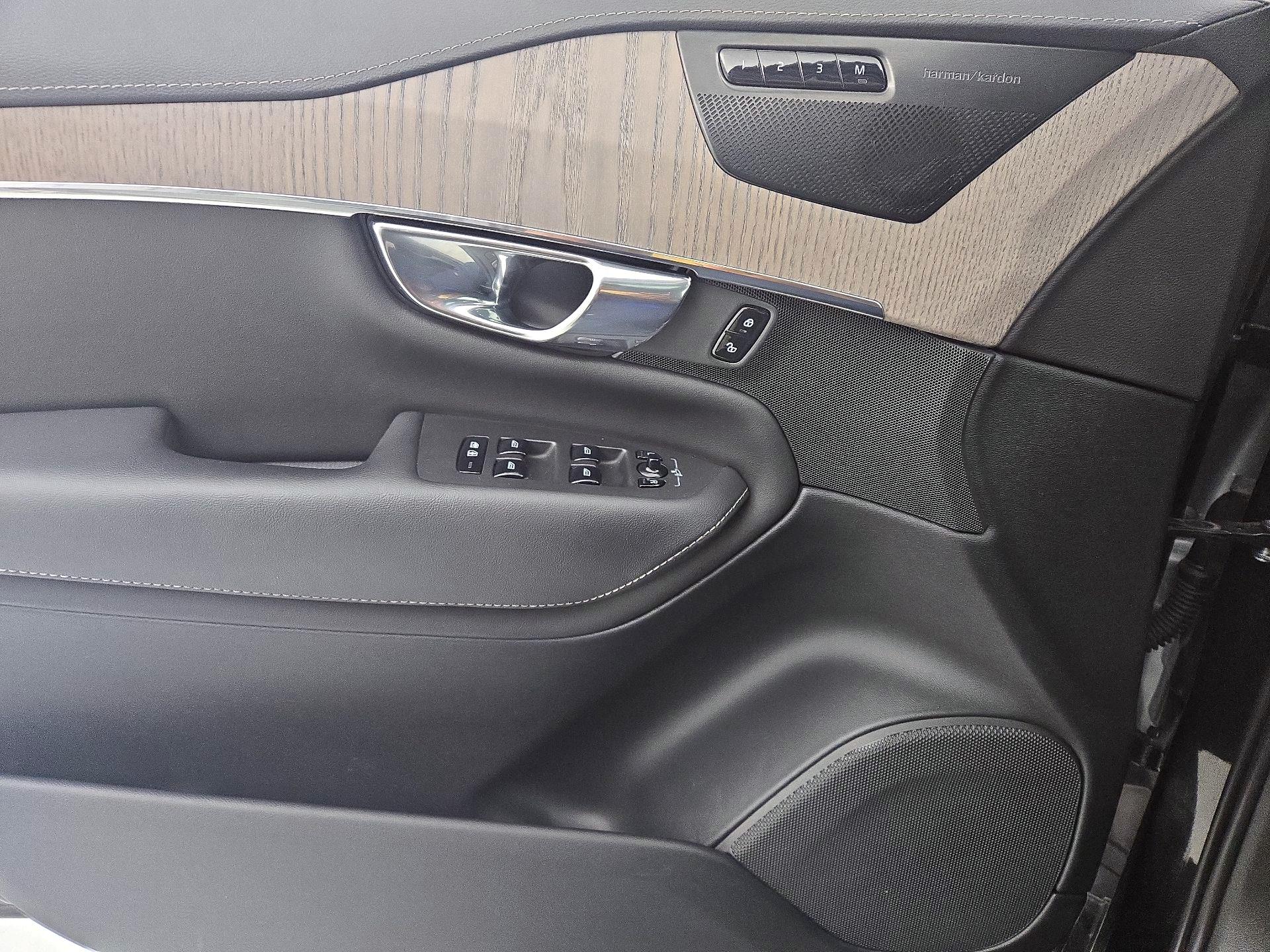 Thumbnail: 2021 Volvo XC90 - 12