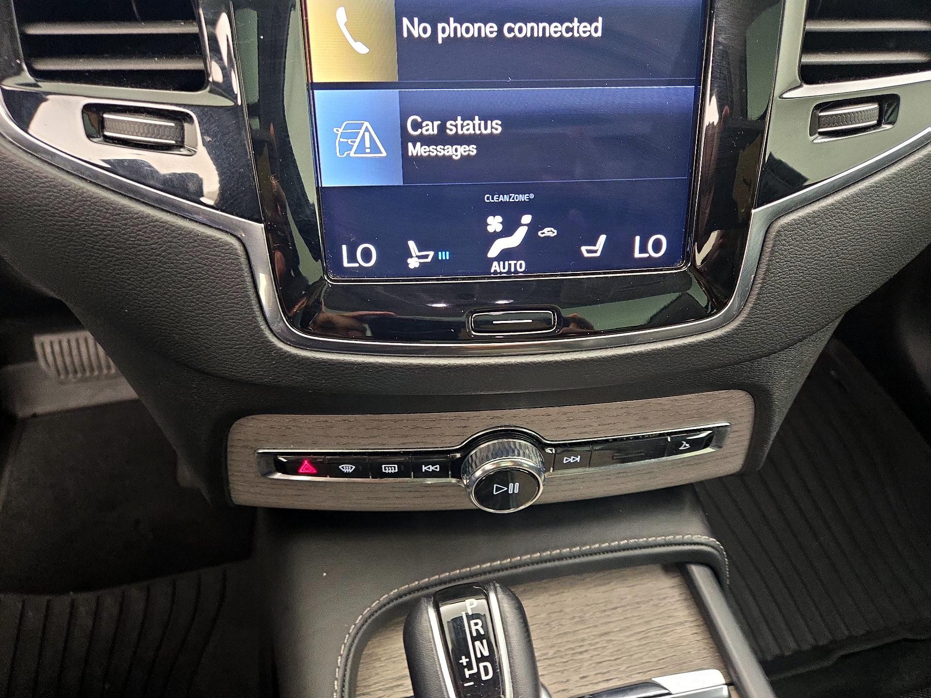 Thumbnail: 2021 Volvo XC90 - 17