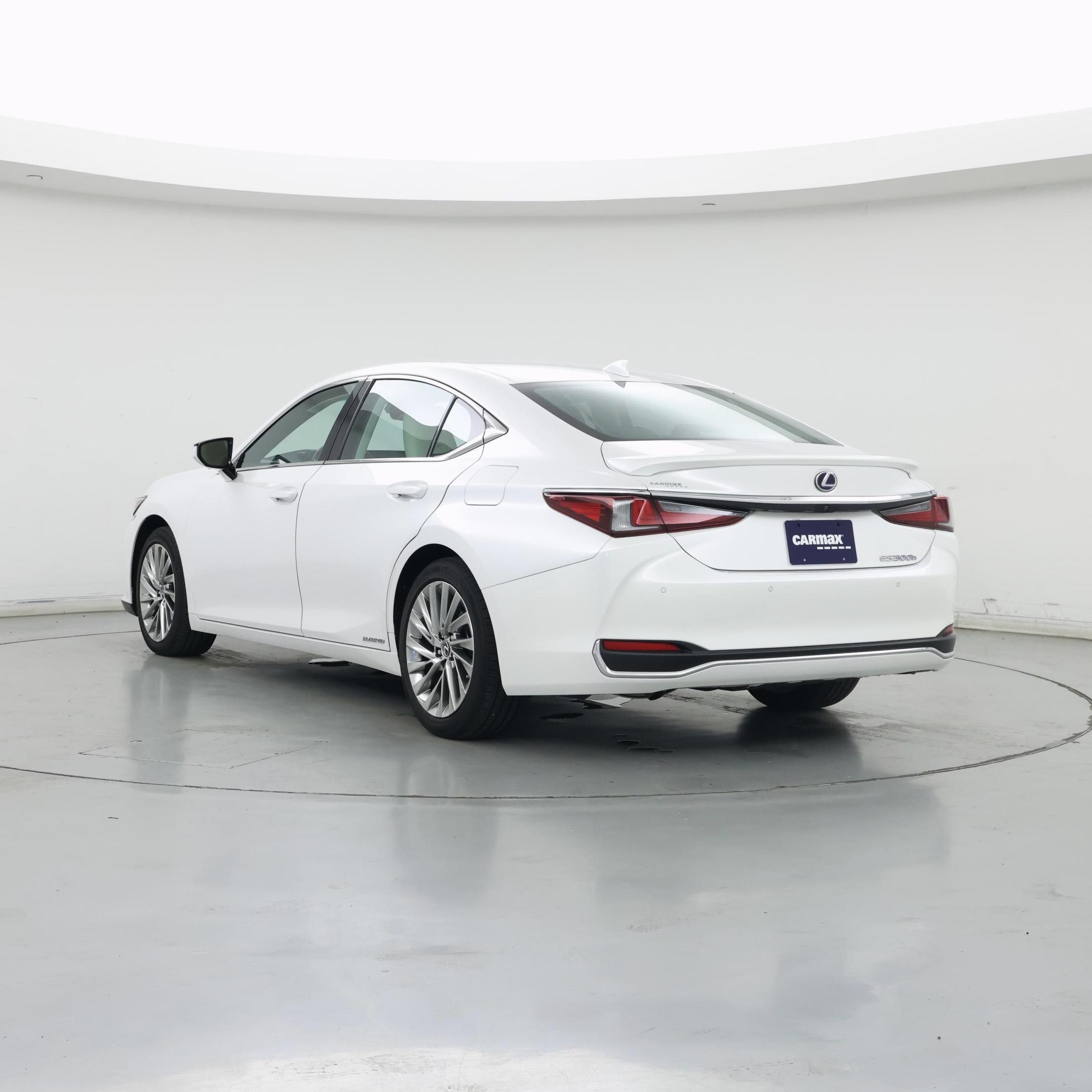Thumbnail: 2022 Lexus ES - 2