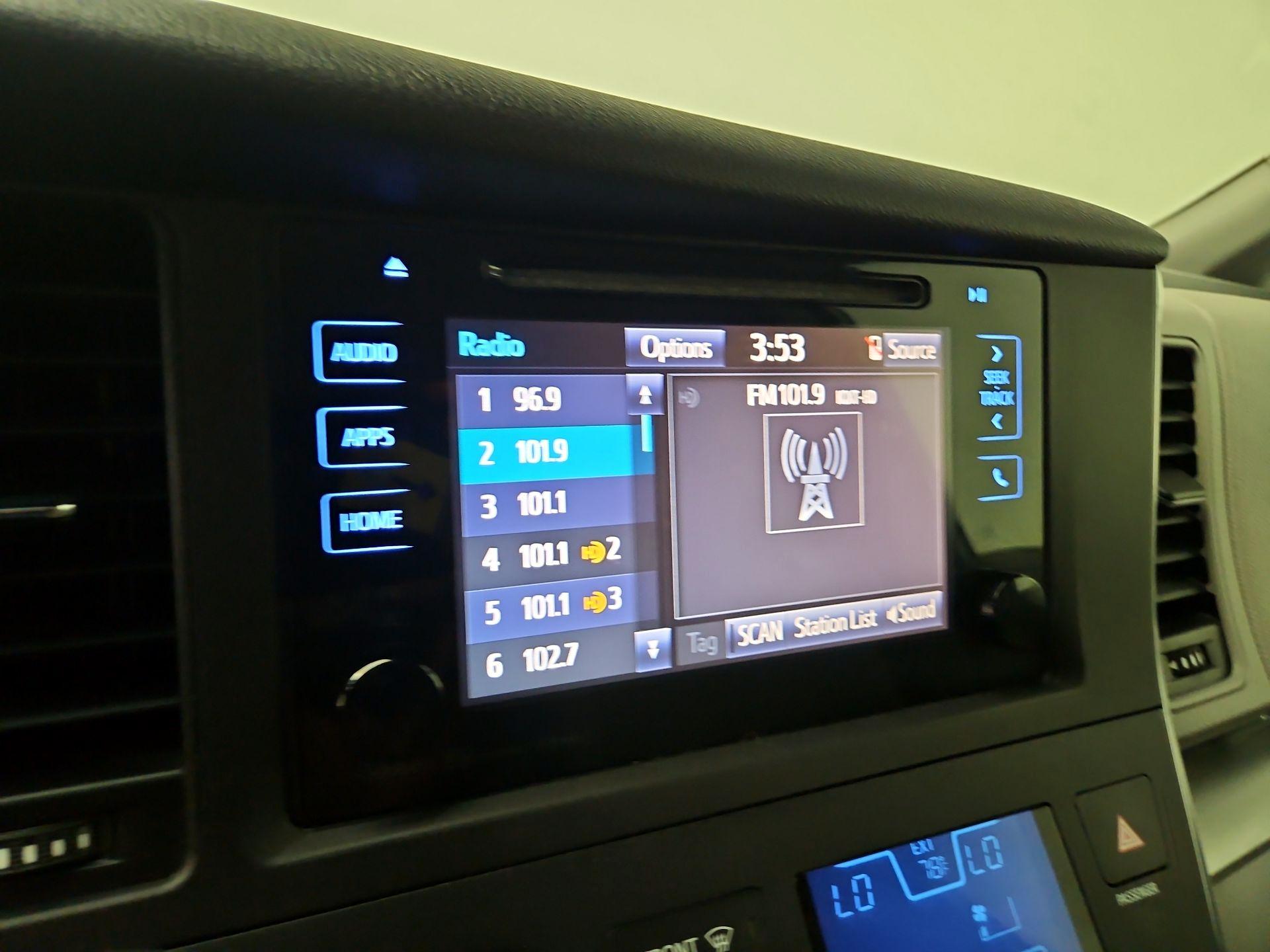 Thumbnail: 2016 Toyota Sienna - 15