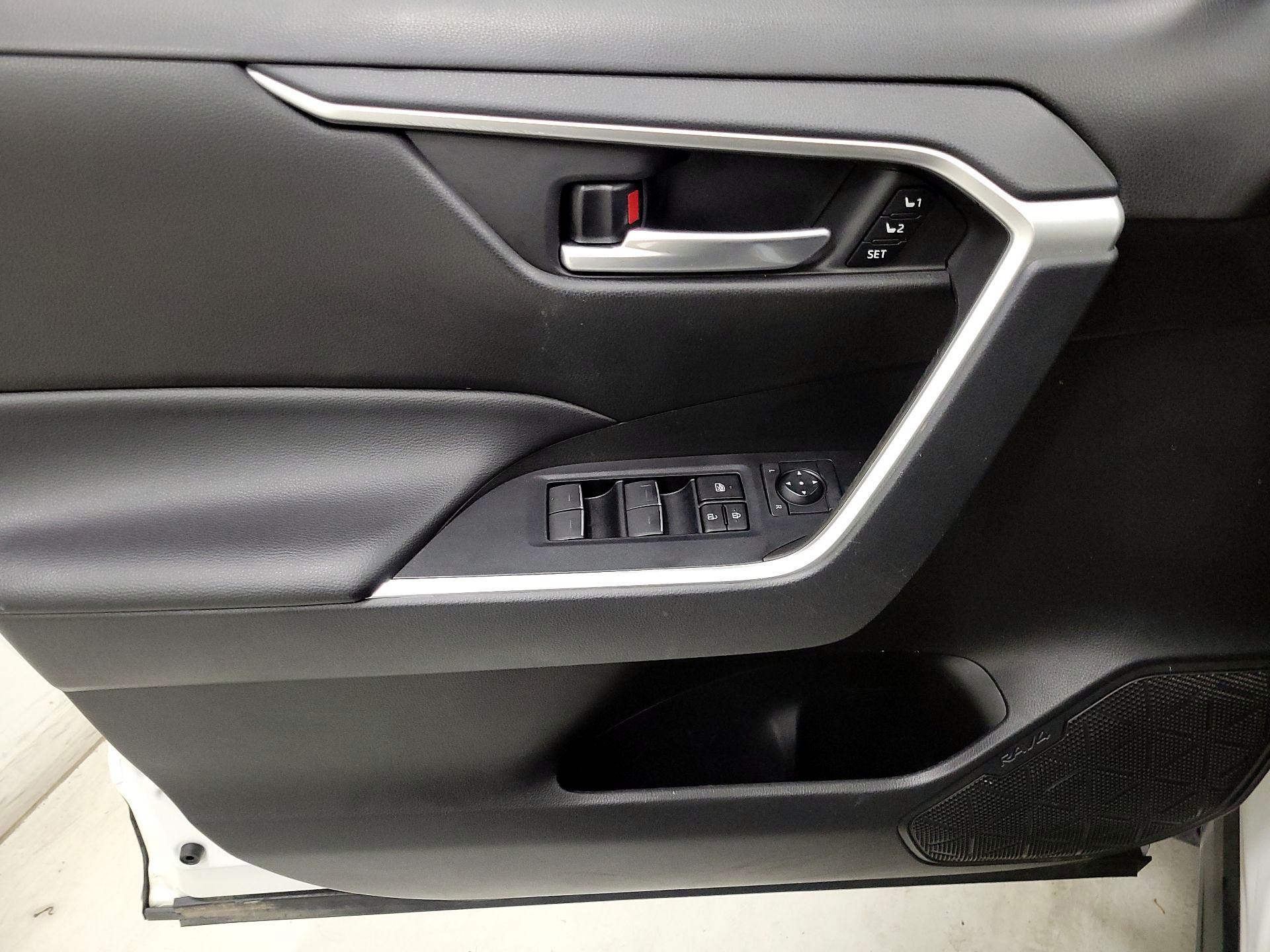 Thumbnail: 2023 Toyota RAV4 - 12