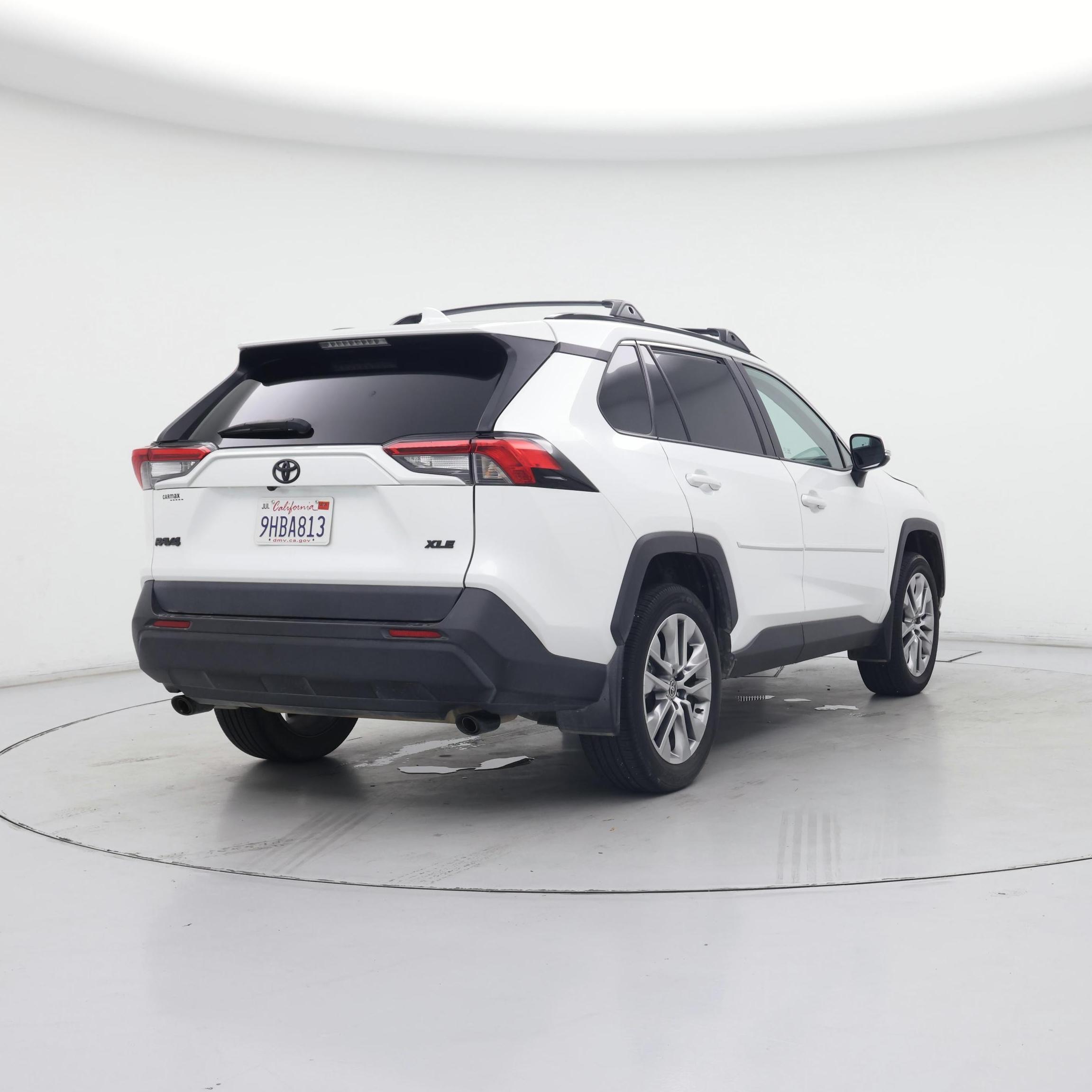 Thumbnail: 2023 Toyota RAV4 - 8
