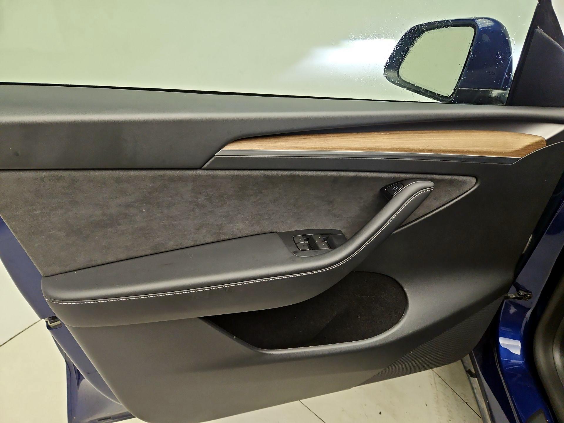 Thumbnail: 2024 Tesla Model Y - 12