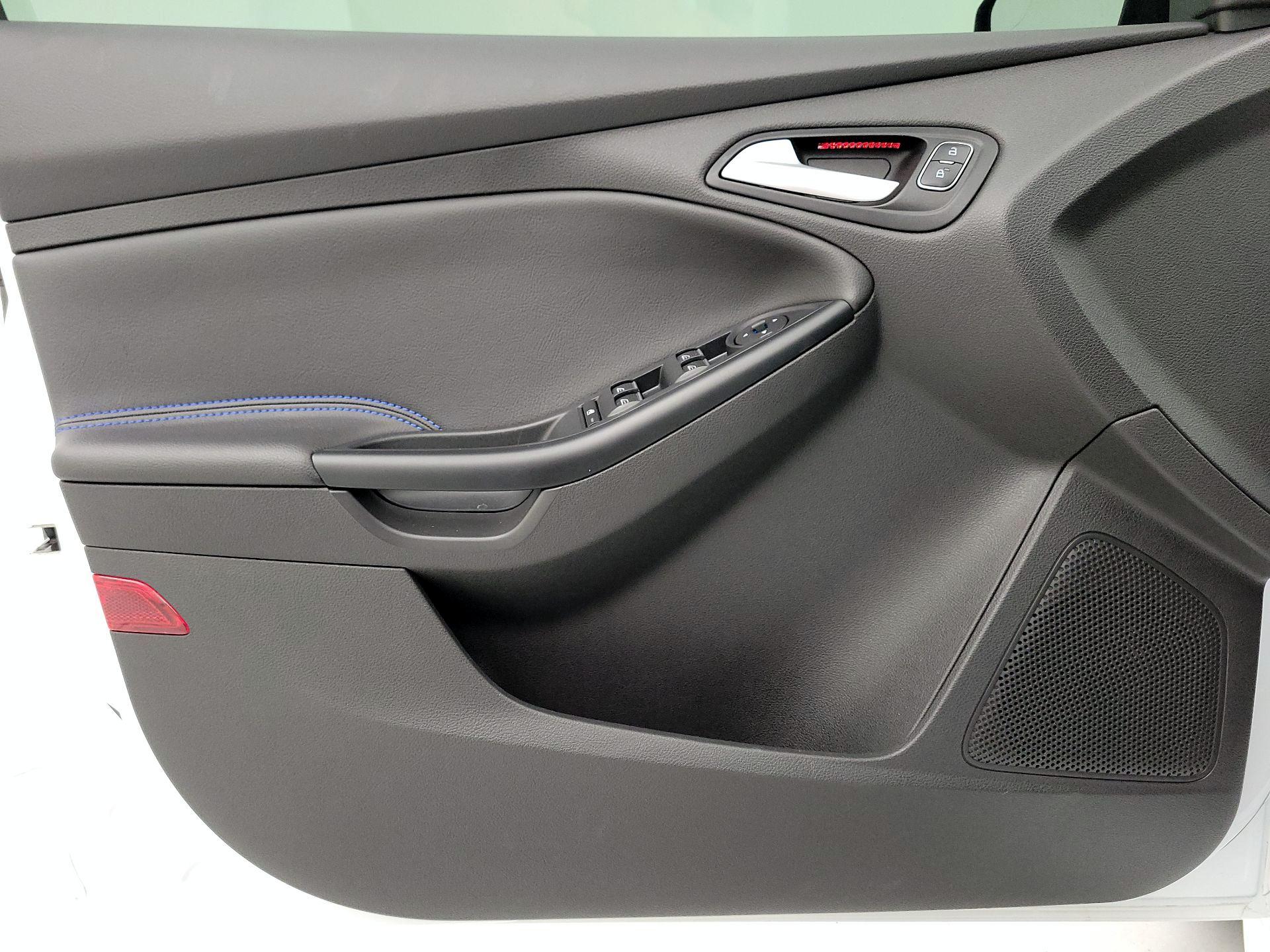 Thumbnail: 2017 Ford Focus - 12