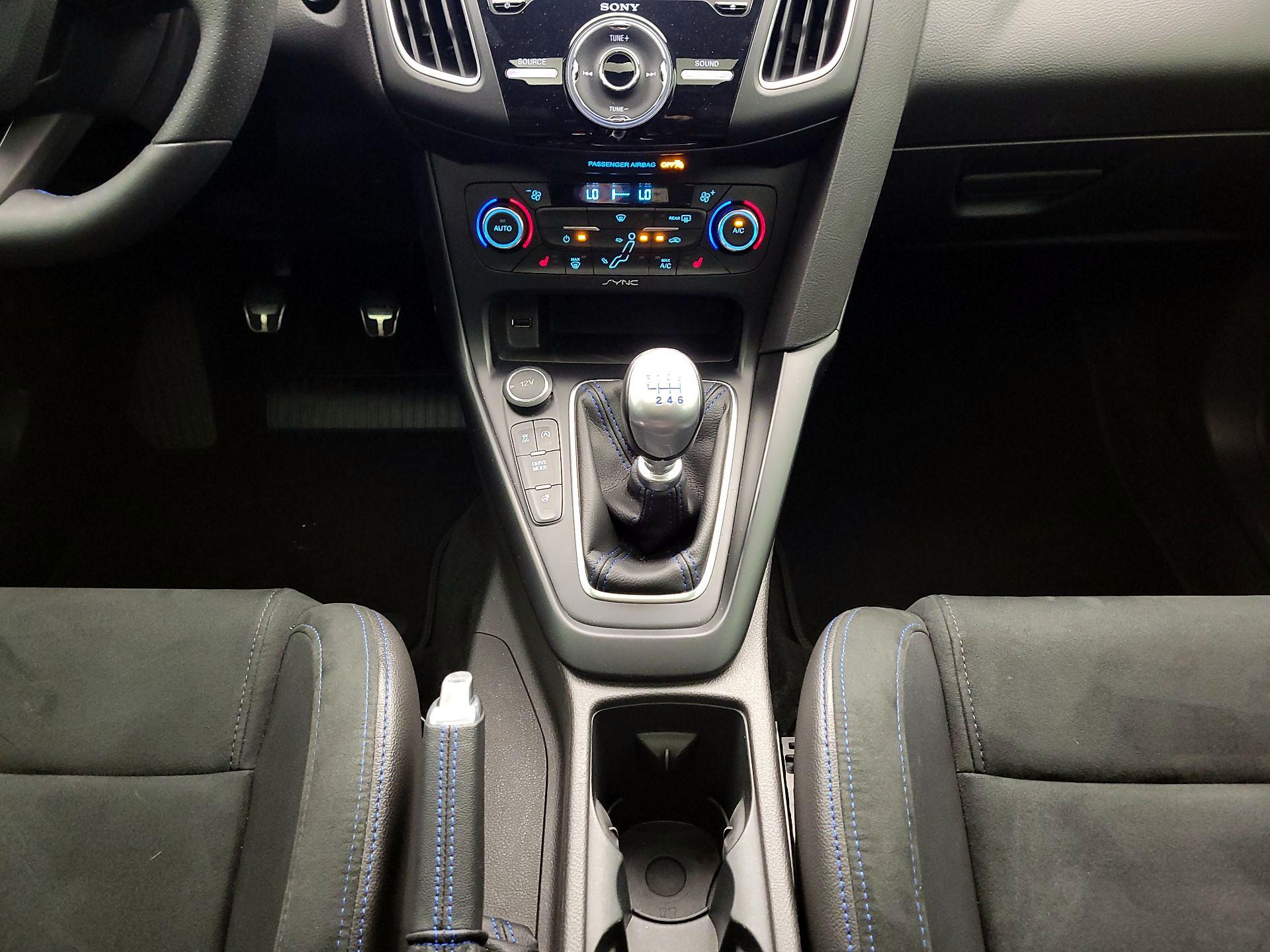 Thumbnail: 2017 Ford Focus - 18