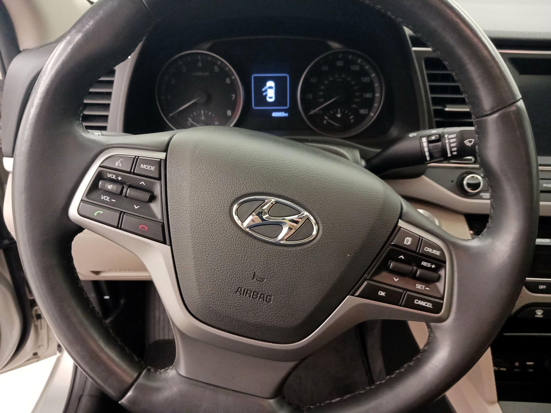 Thumbnail: 2017 Hyundai Elantra - 10