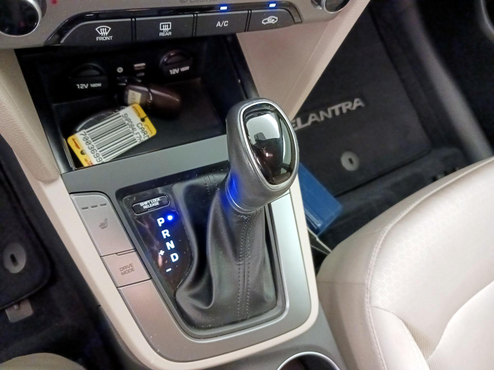 Thumbnail: 2017 Hyundai Elantra - 17