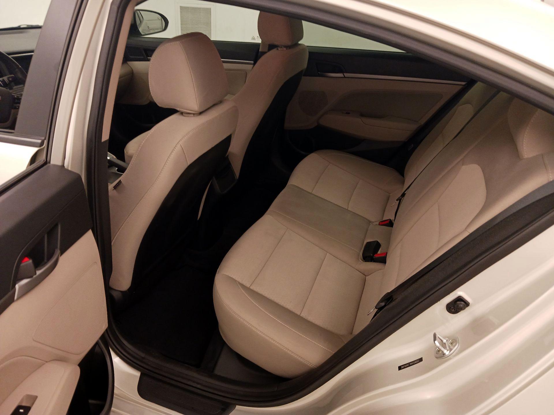 Thumbnail: 2017 Hyundai Elantra - 20