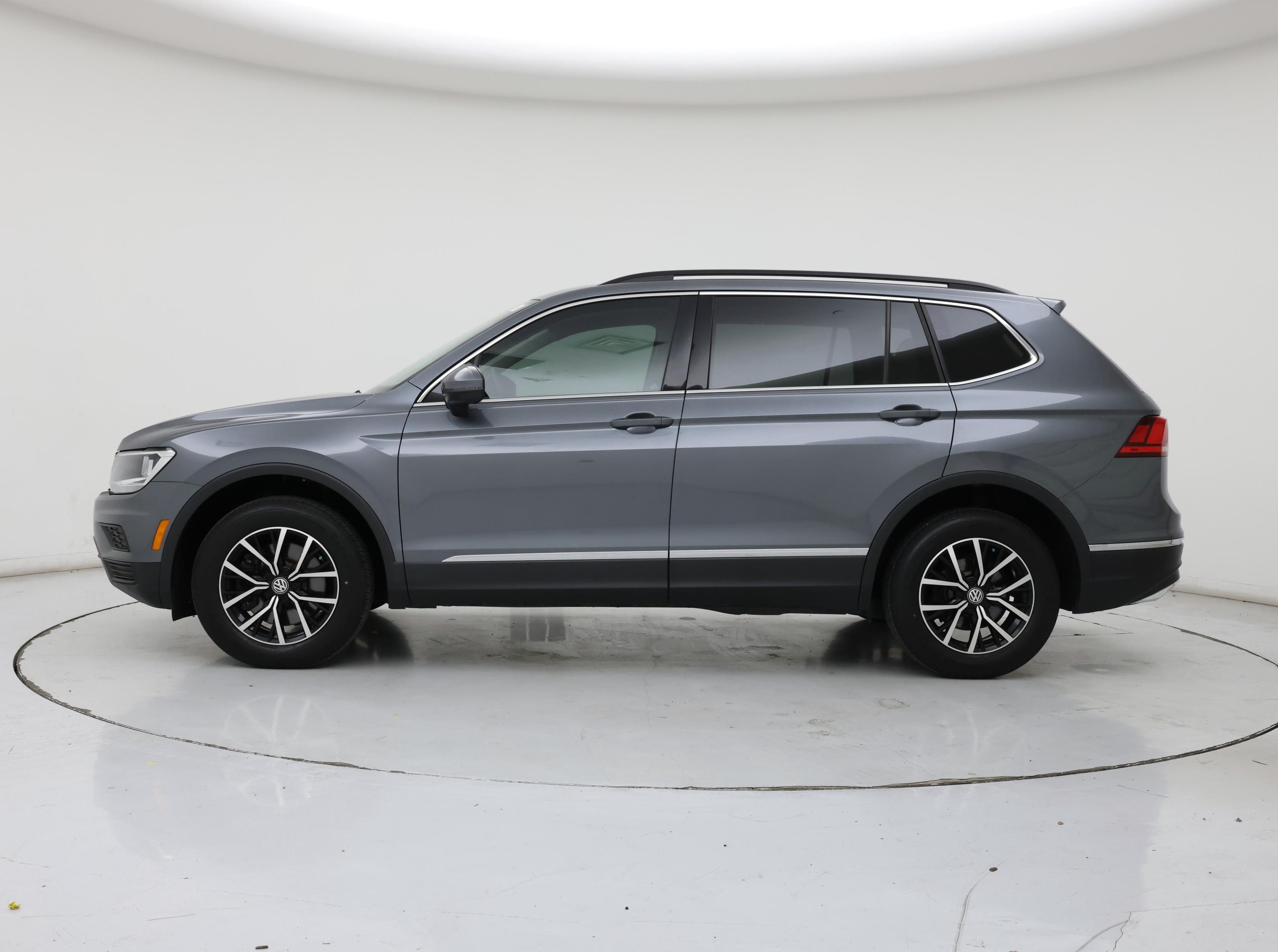 Thumbnail: 2021 Volkswagen Tiguan - 3