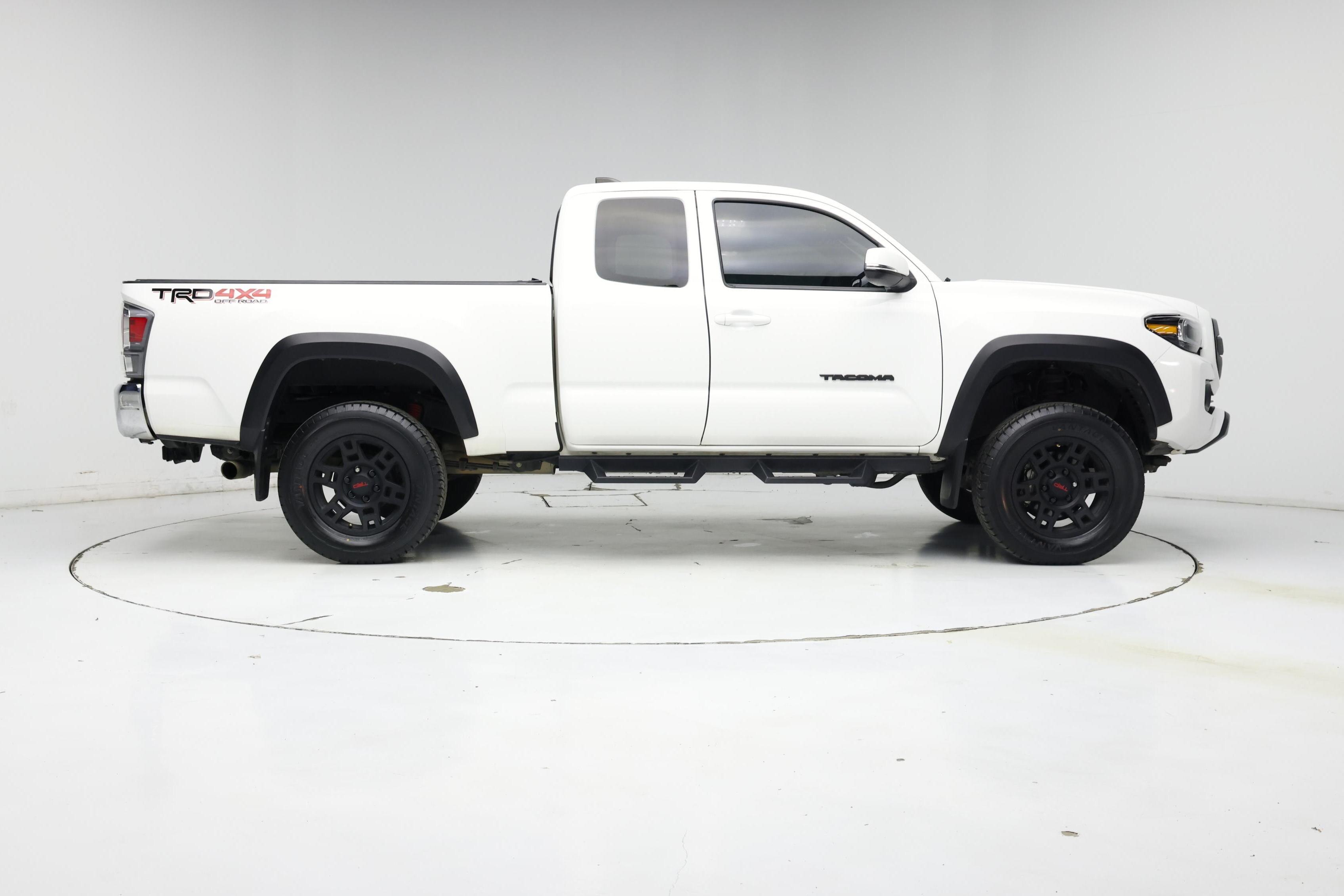 Thumbnail: 2022 Toyota Tacoma - 7