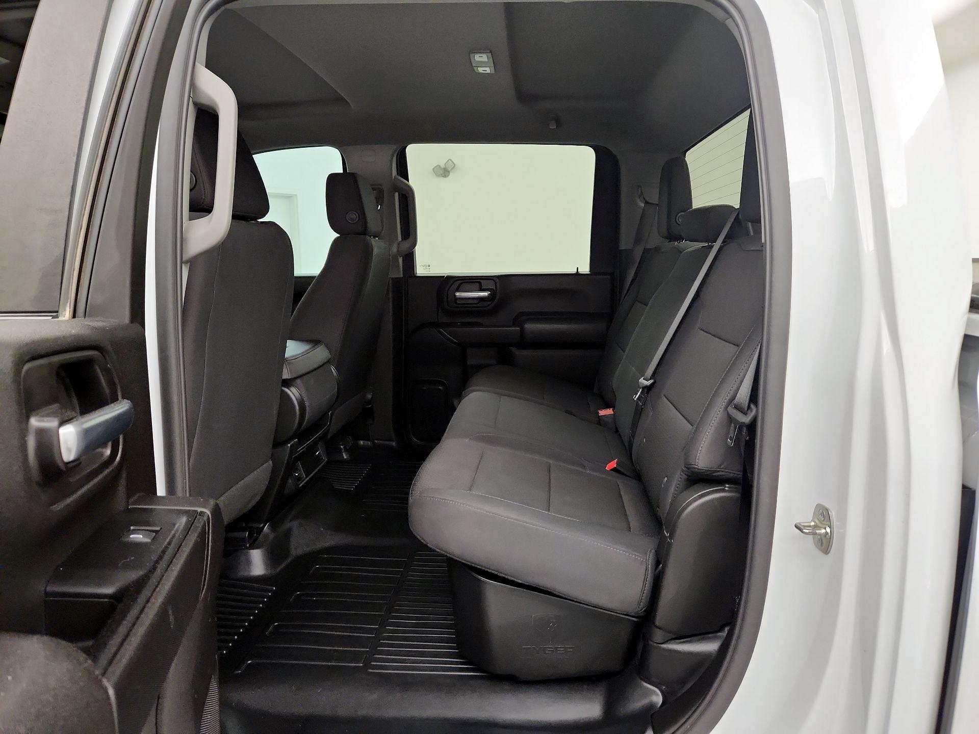 Thumbnail: 2025 Chevrolet Silverado 3500 - 19